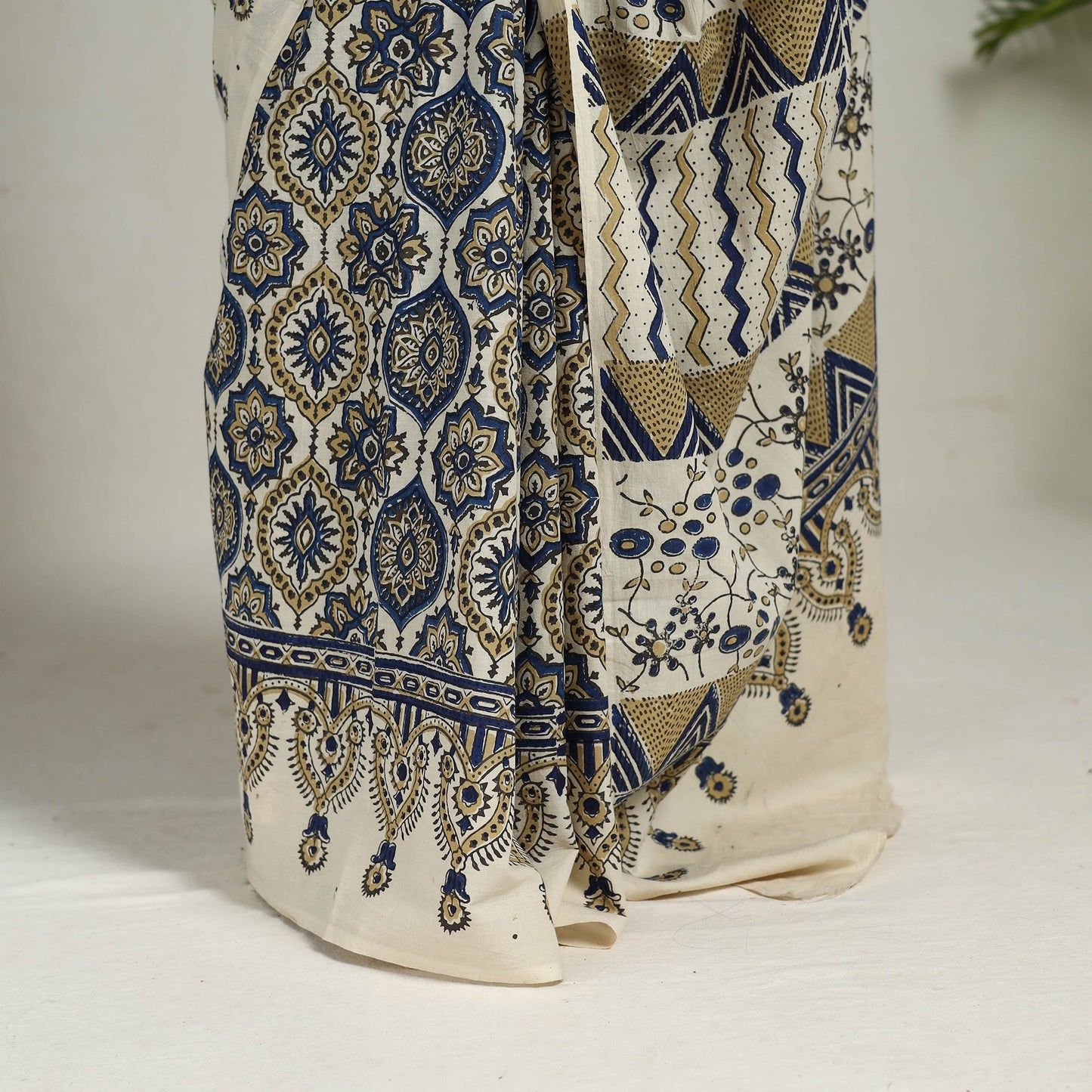 Beige - mul cotton saree 04 - handcrafted