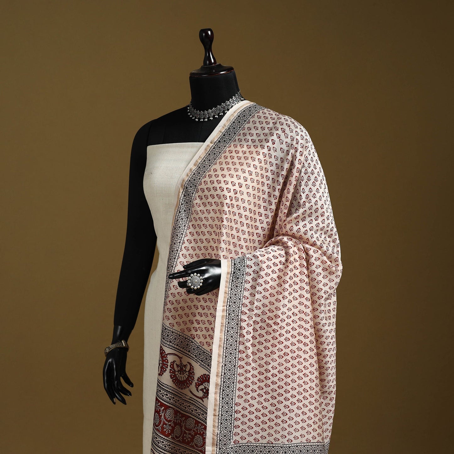 Beige - natural dyed maheshwari silk bagh dupatta 02