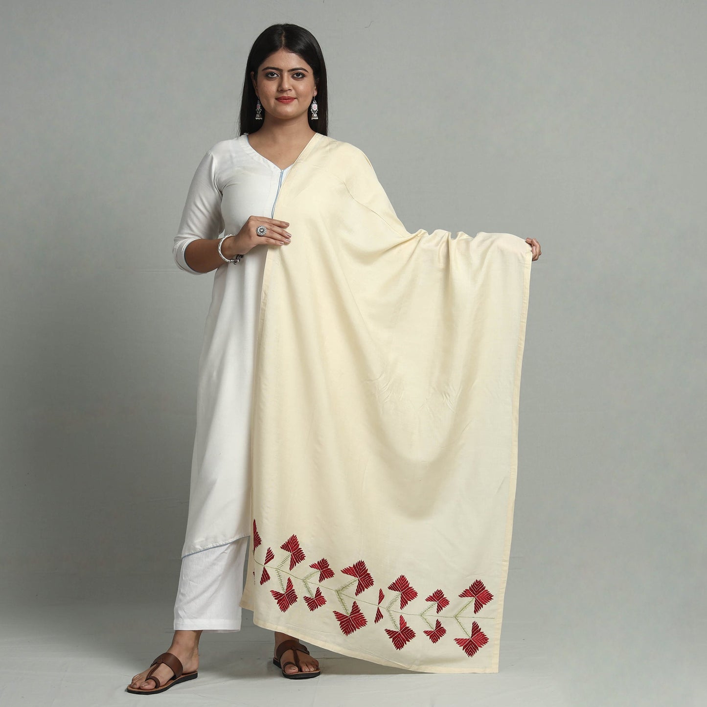 Phulkari Hand Embroidery Silk Handloom Dupatta Online at iTokri.com