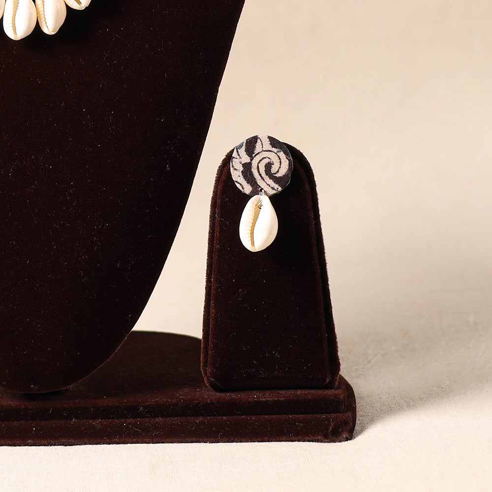 Beige Shell Work Fabart Necklace Set