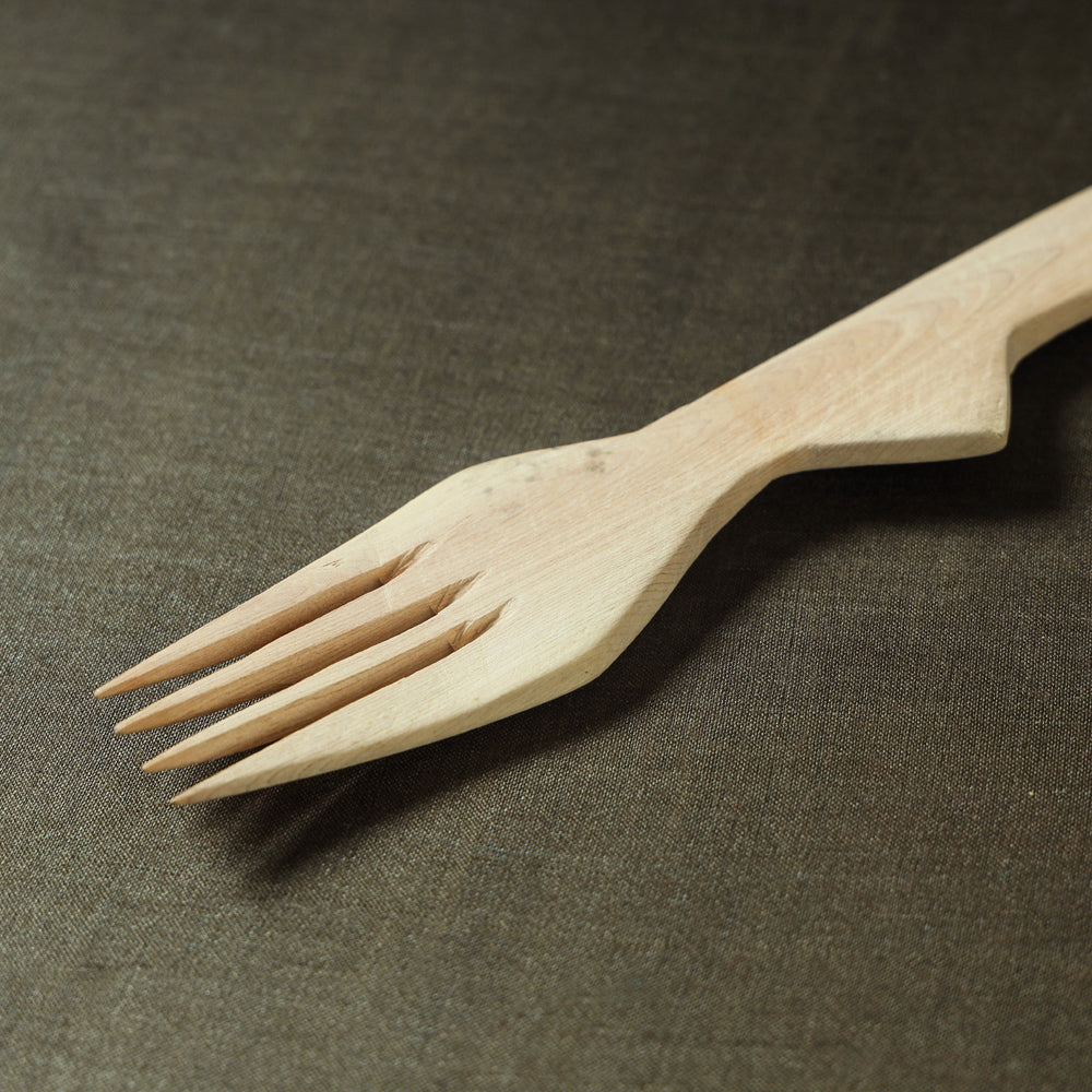 Handmade Udayagiri Beige Wooden Serving Kajur Fork 03