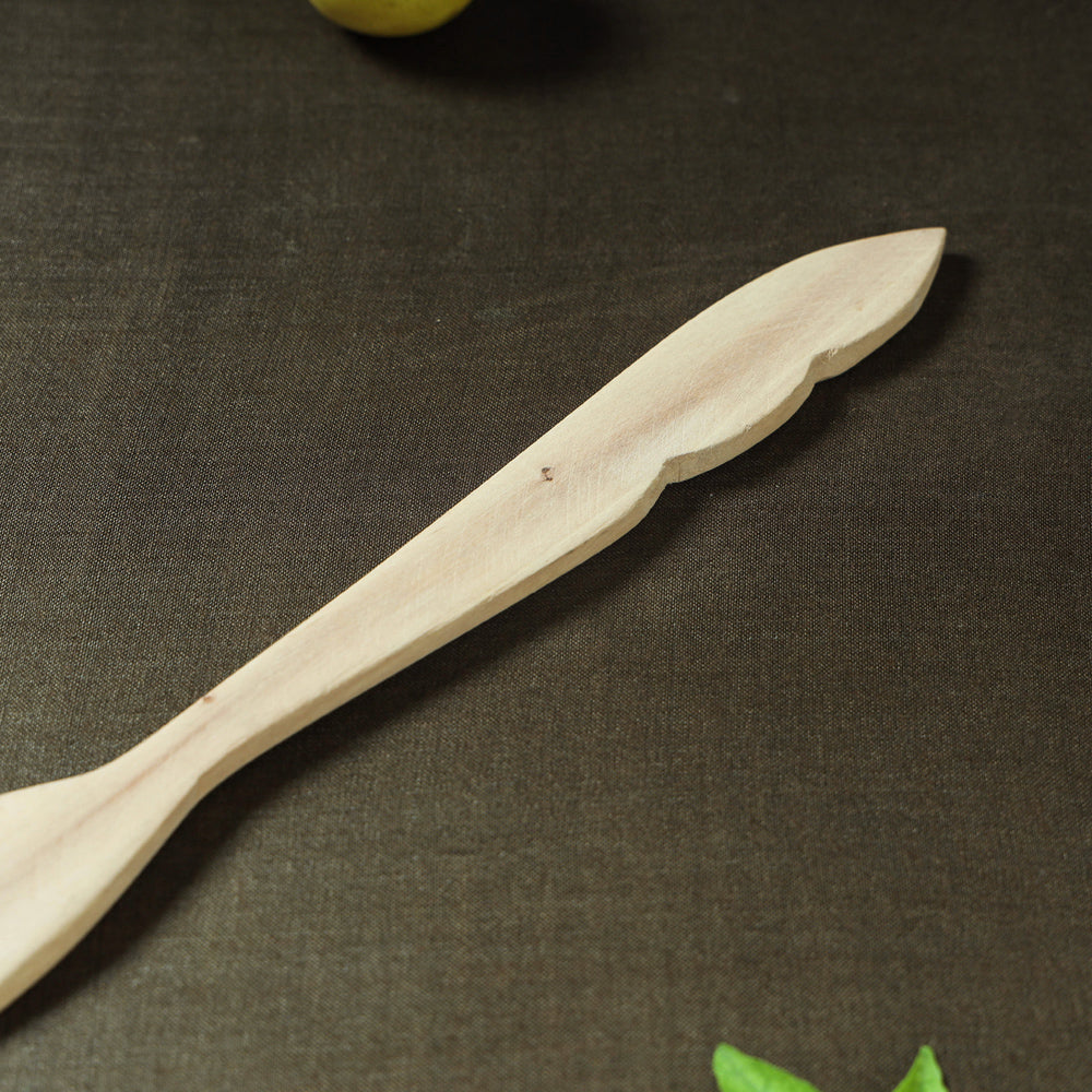 Handmade Udayagiri Beige Wooden Serving Kajur Fork 02