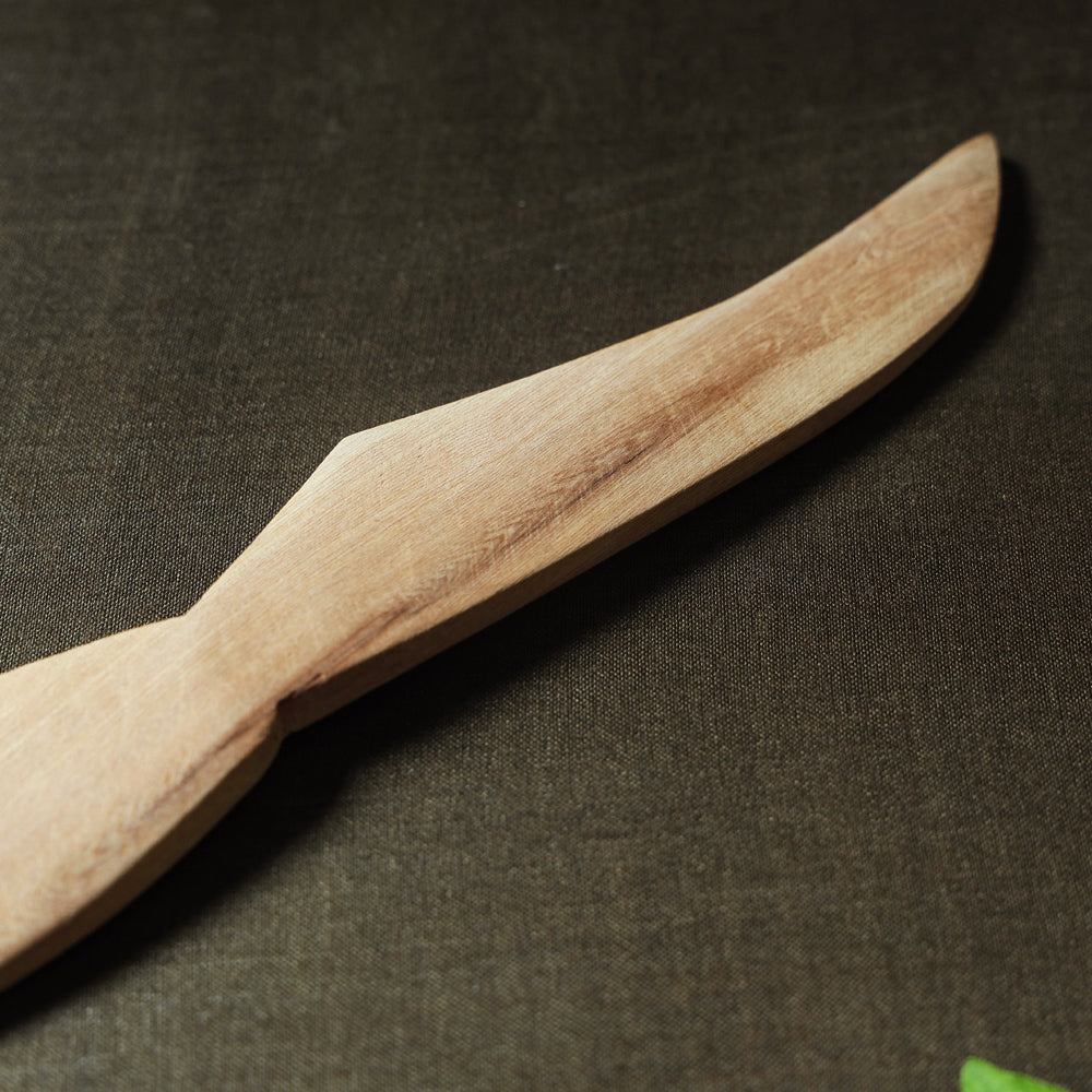 Handmade Udayagiri Beige Wooden Serving Kajur Fork 01