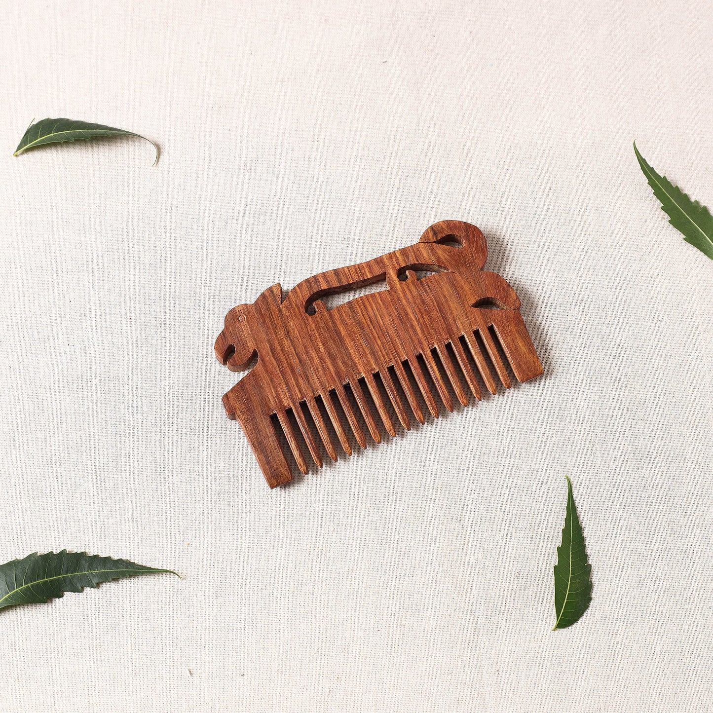 Bijnor Hand Carved Sheesham Wood Comb (Medium)