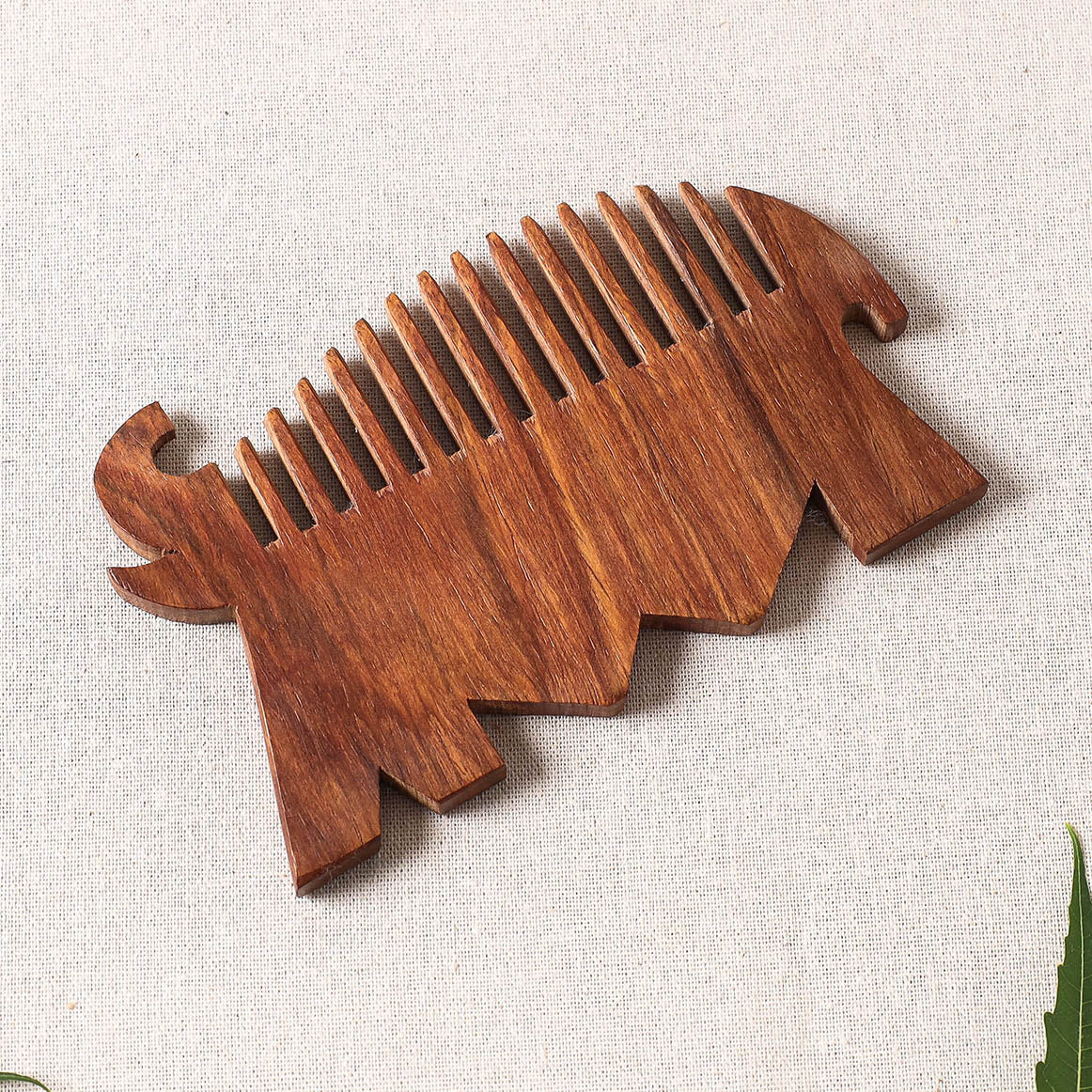 Bijnor Hand Carved Sheesham Wood Comb (Medium)