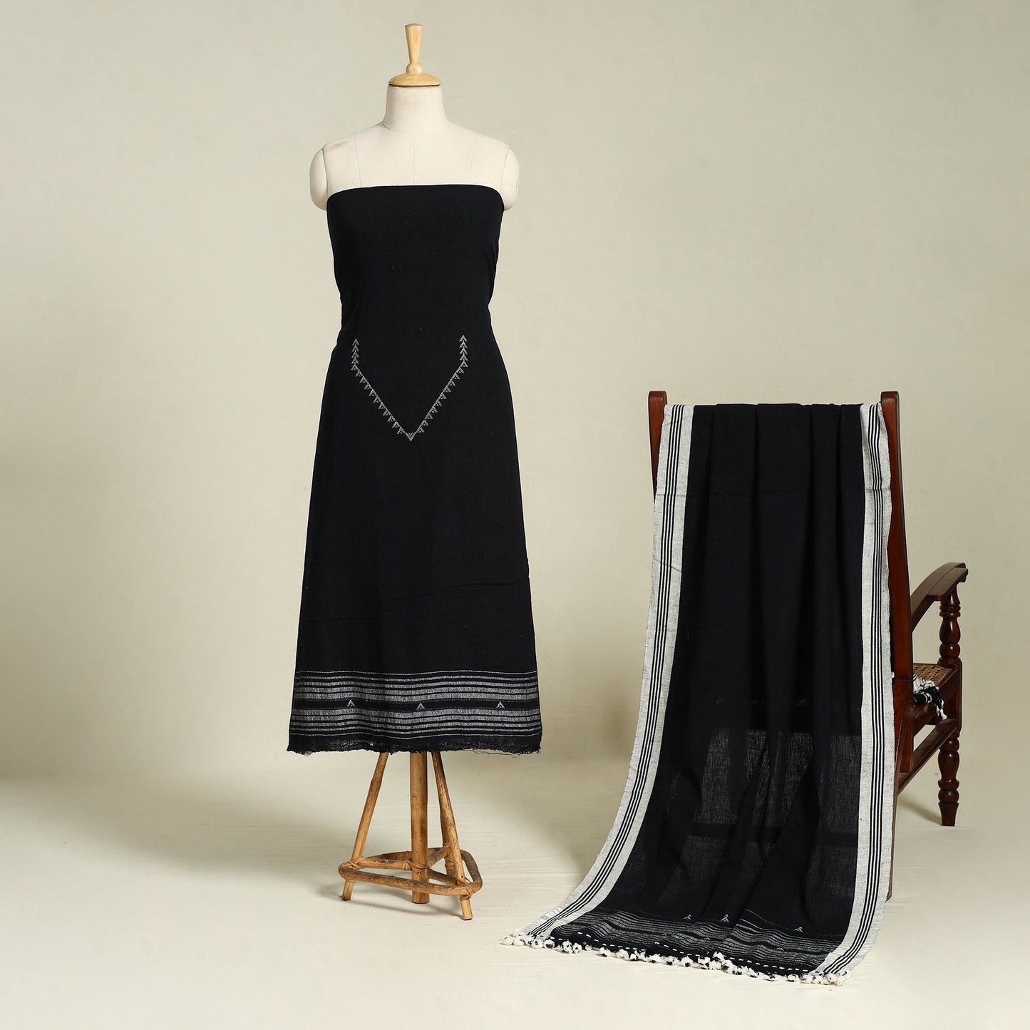 Buy 3pc Kutch Handloom Organic Kala Cotton Dress Material