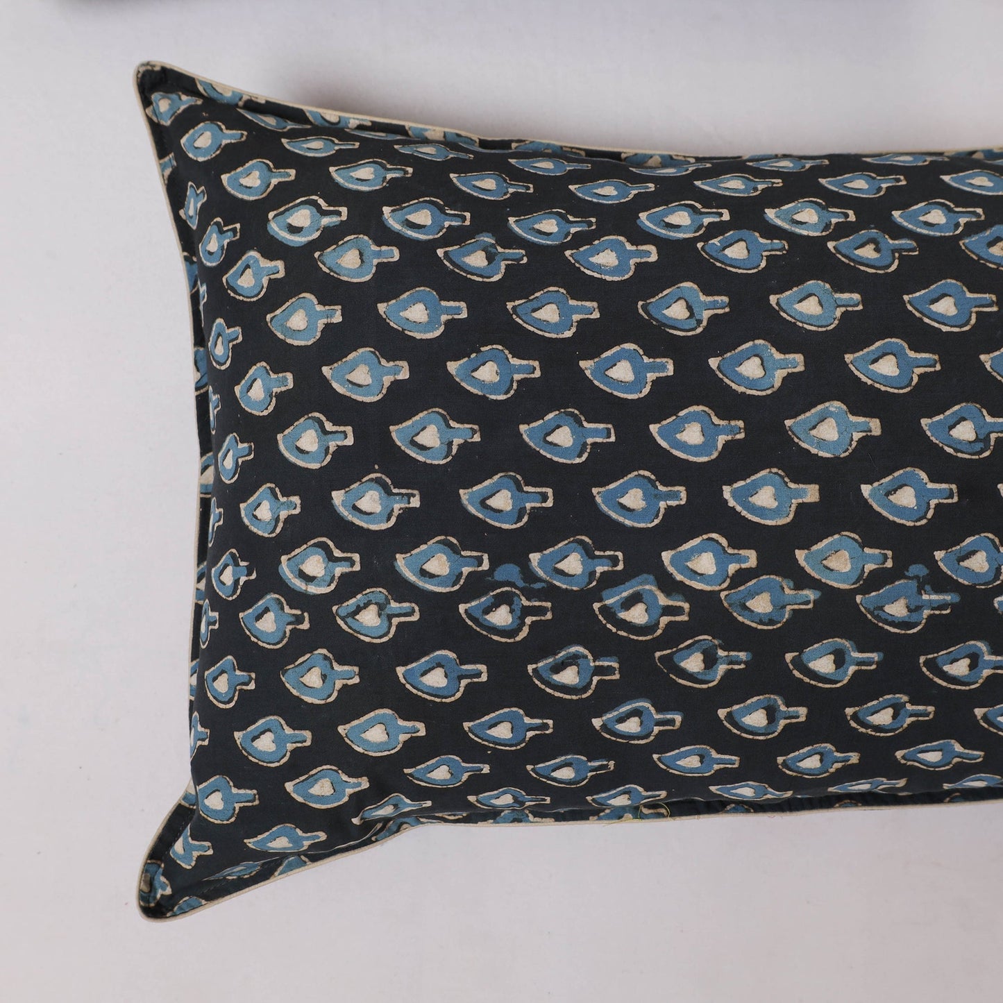 Akola hand pillow cover (set of 2) 03 - handcrafted
