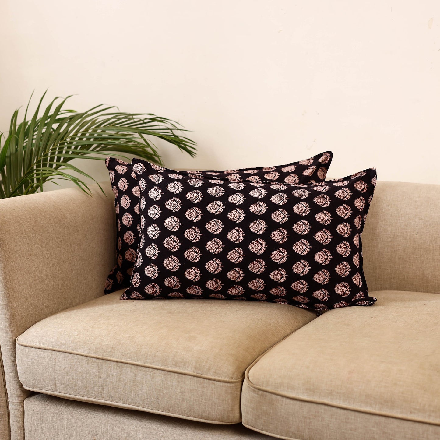 Bagh hand pillow cover (set of 2) 02 - handcrafted
