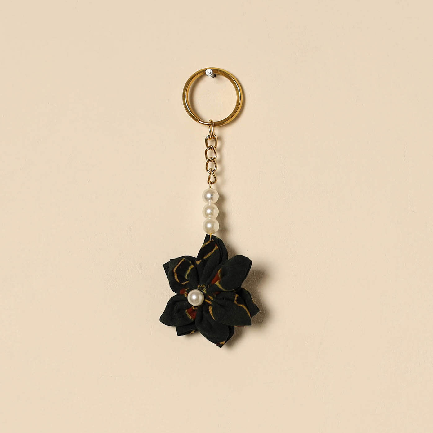 Beaded fabart flower keychain 21 - handcrafted