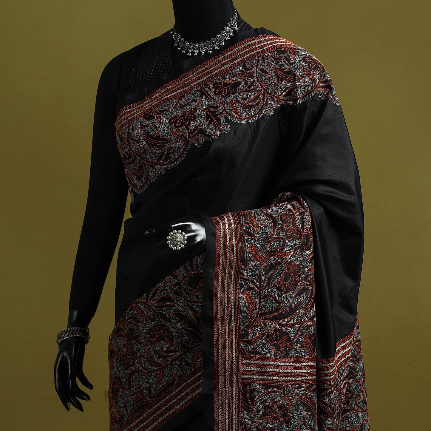 Bengal hand embroidery bangalore silk handloom kantha saree