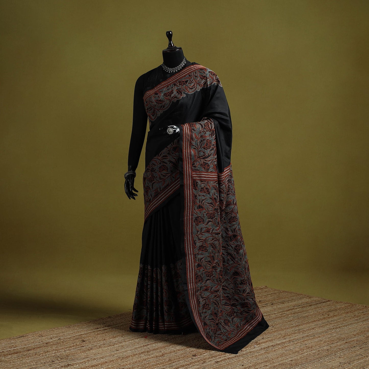 Bengal hand embroidery bangalore silk handloom kantha saree