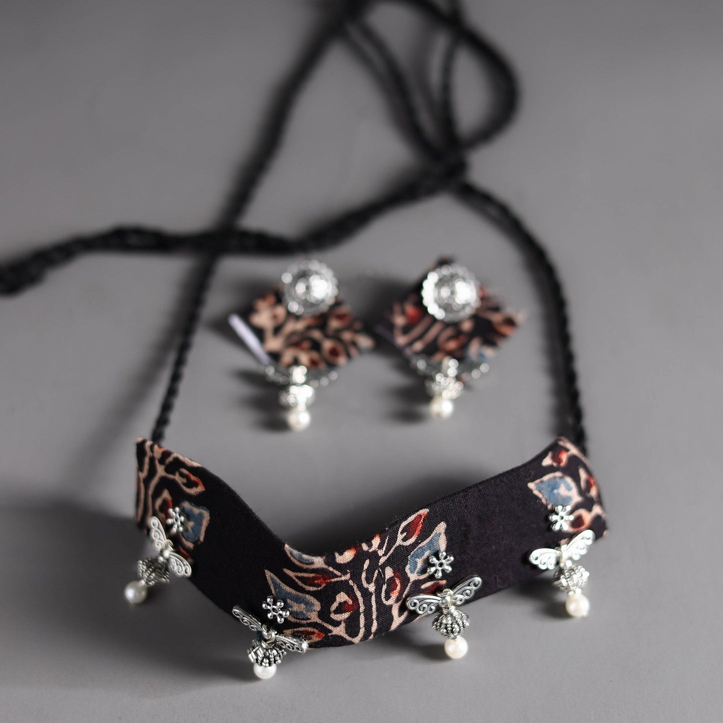 Handcrafted Choker Necklace Set