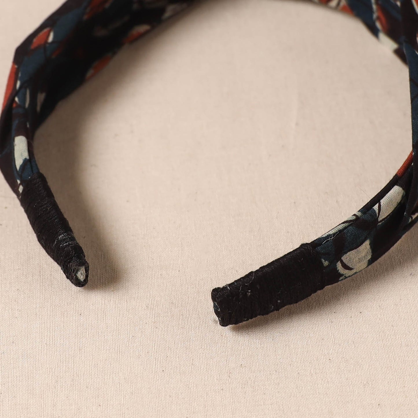 Fabart knotted hair band 06 - handcrafted