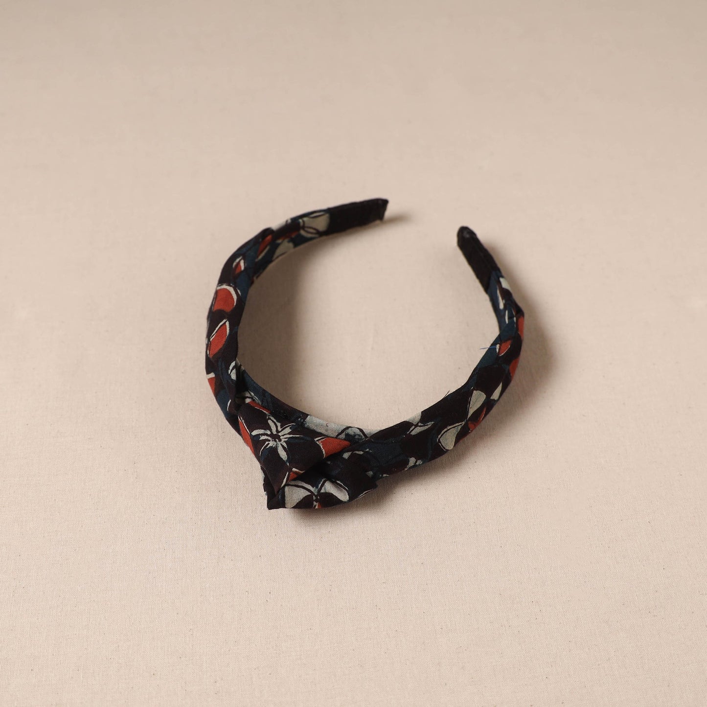 Fabart knotted hair band 06 - handcrafted