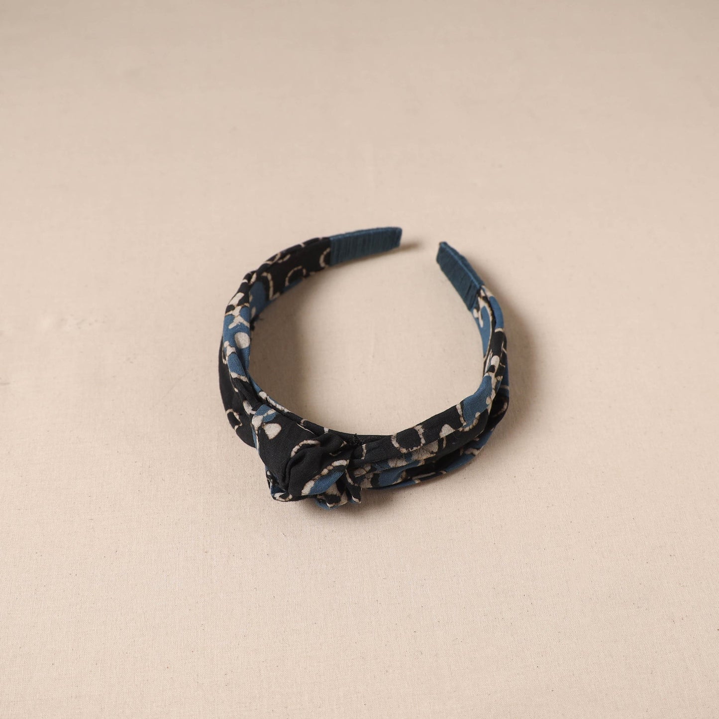 Fabart knotted hair band 16 - handcrafted