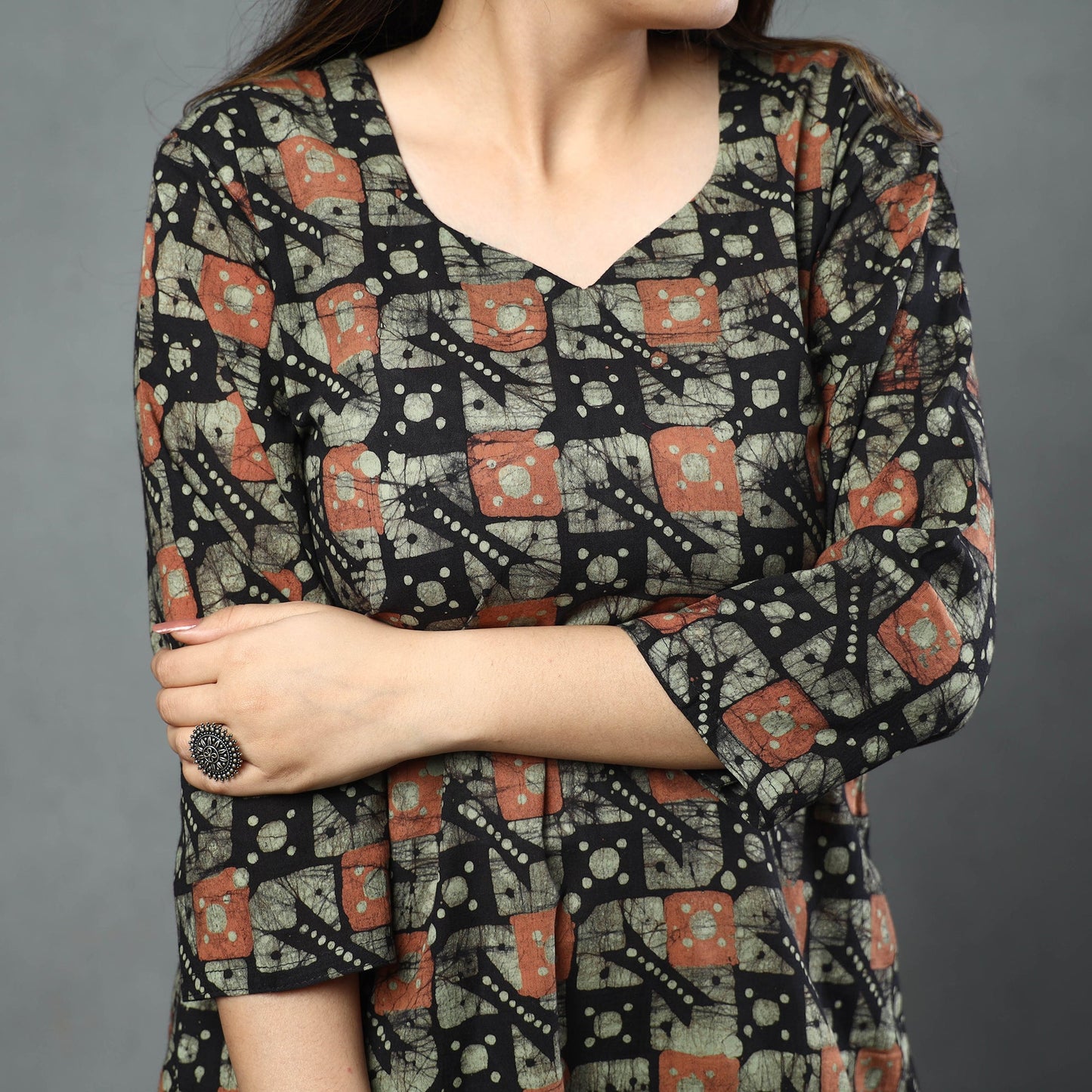 Buy Hand Batik Printed Cotton Kurta with Palazzo & Dupatta Set Online at iTokri.com
