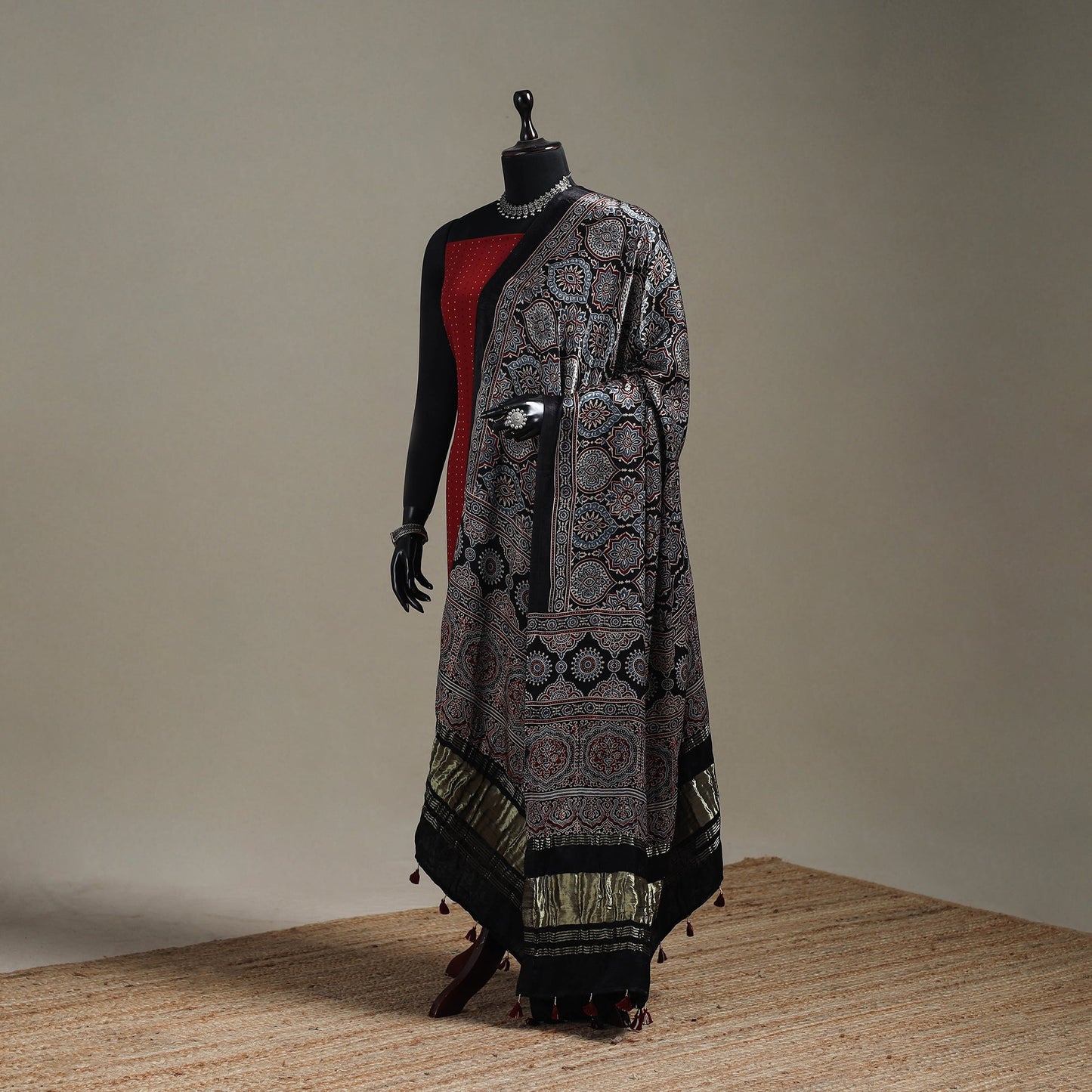 Hand natural dyed modal silk dupatta with lagdi patta 29