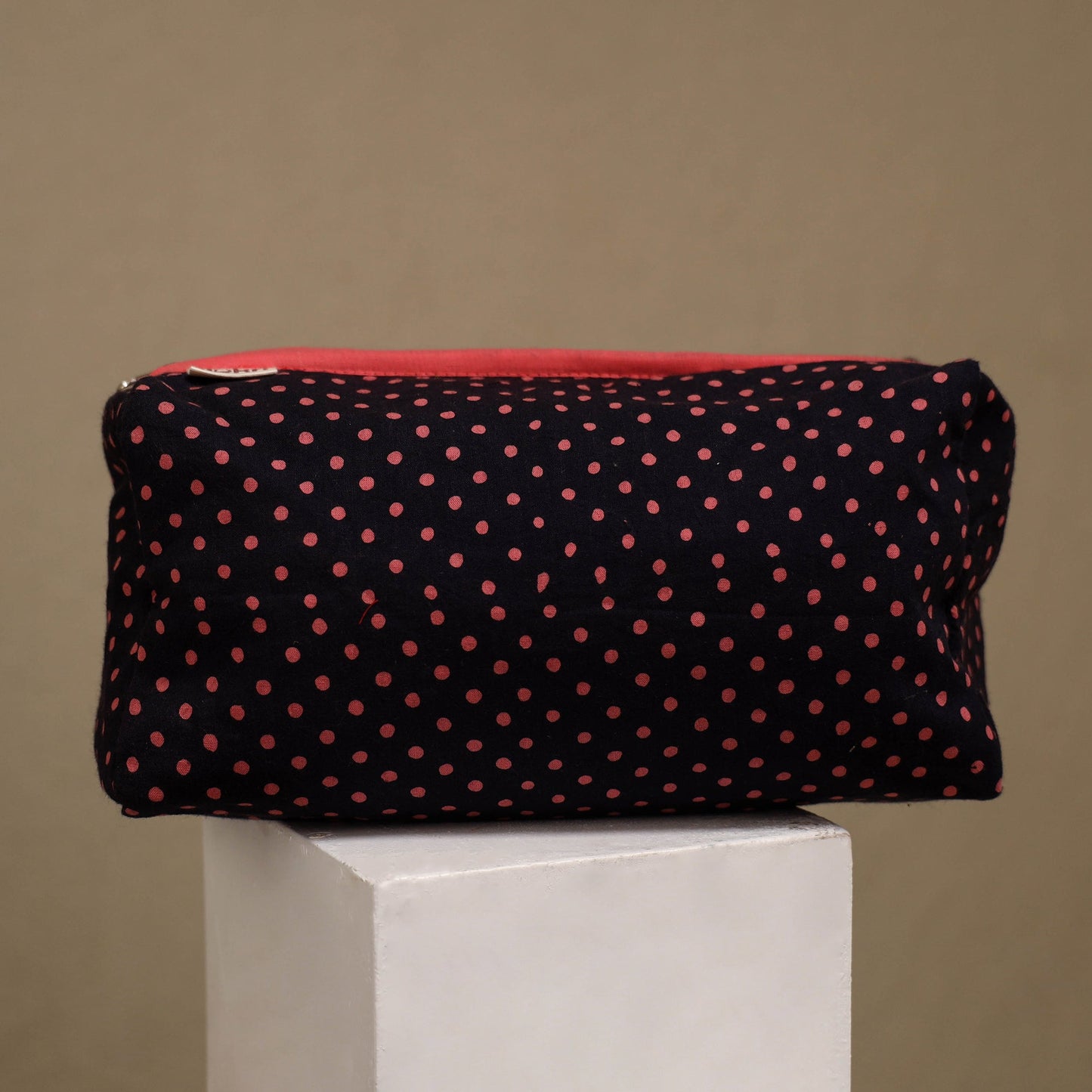 Handcrafted fabric toiletry bags (set of 3) 21