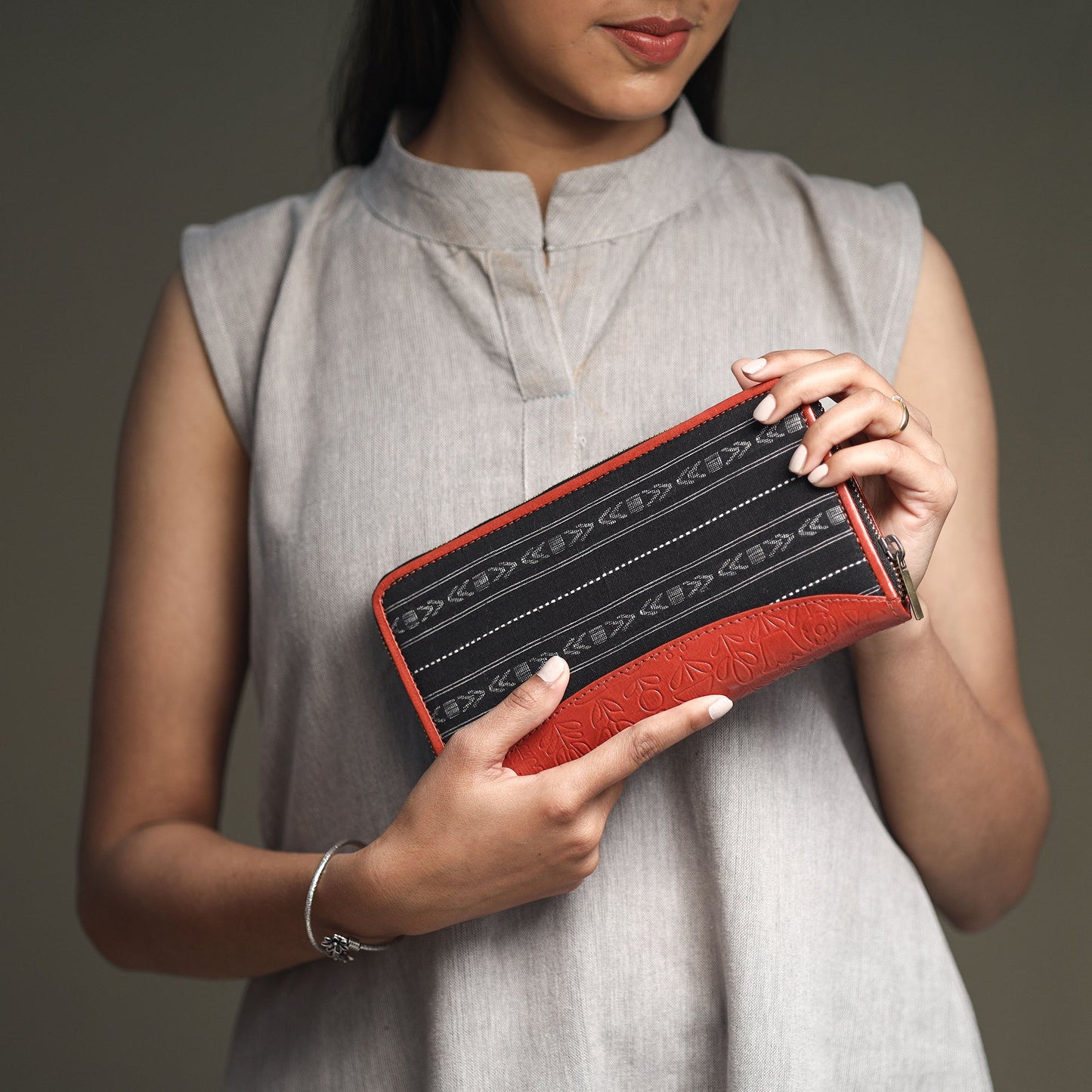 Buy Handcrafted Jacquard Weave Leather Wallet Online at iTokri.com