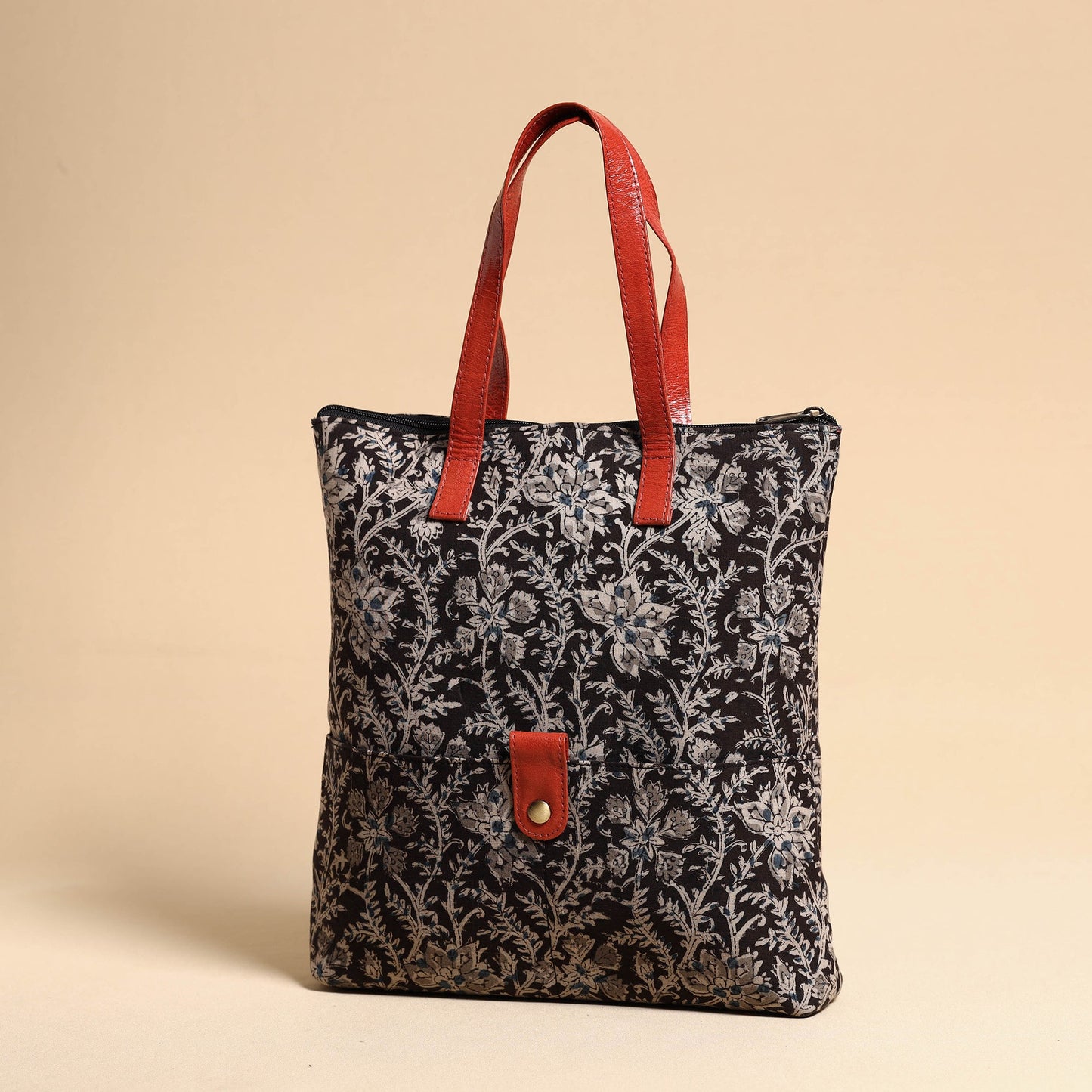 Handcrafted Kalamkari Block Printed Hand Bag with Leather Handle