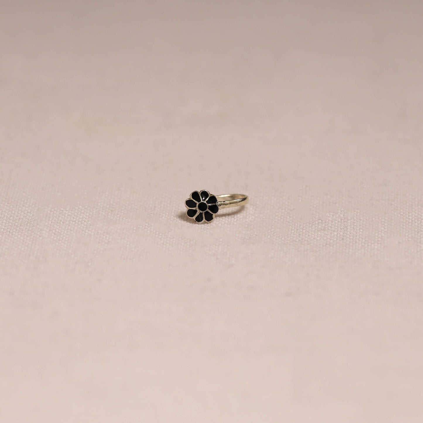 Handcrafted paka meenakari nosepin 147