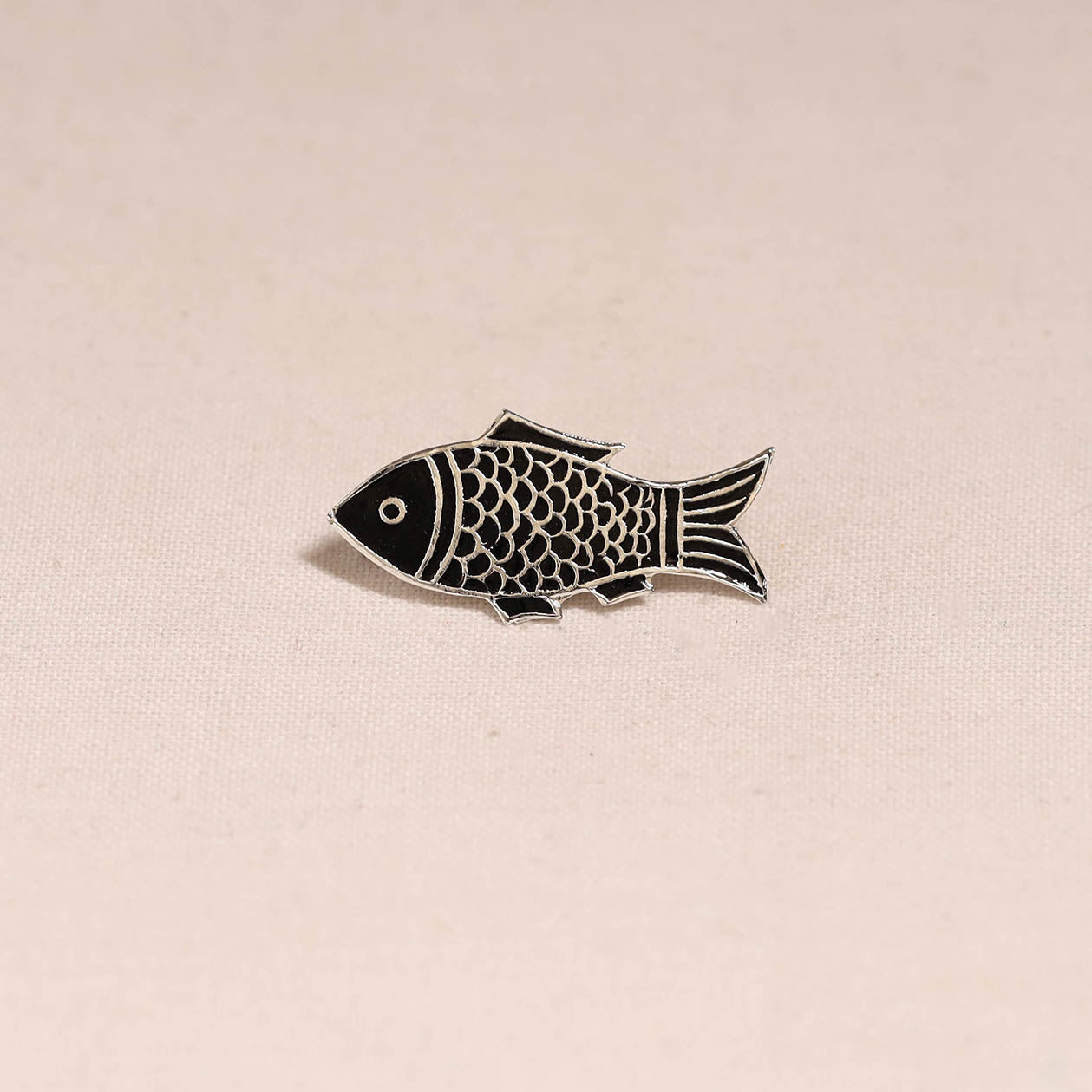 Handcrafted paka meenakari saree pin 207