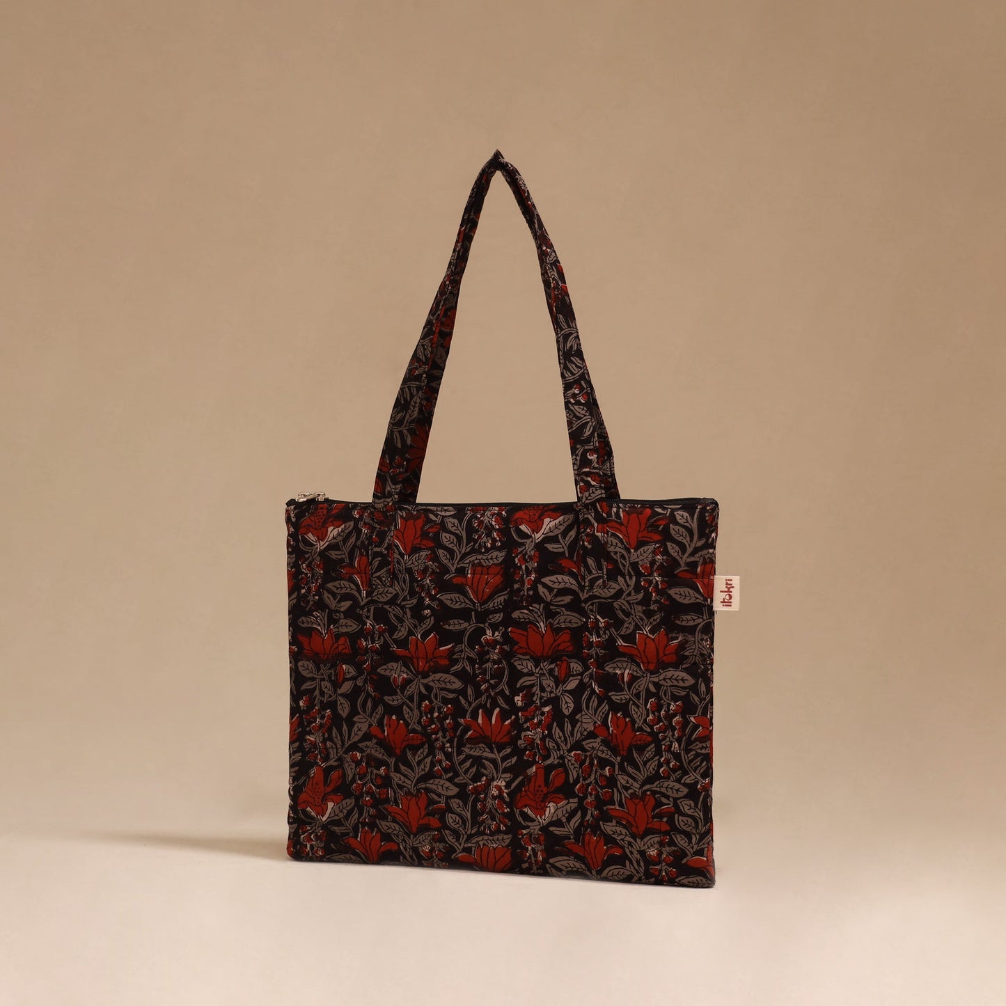 Handcrafted quilted handbag 03