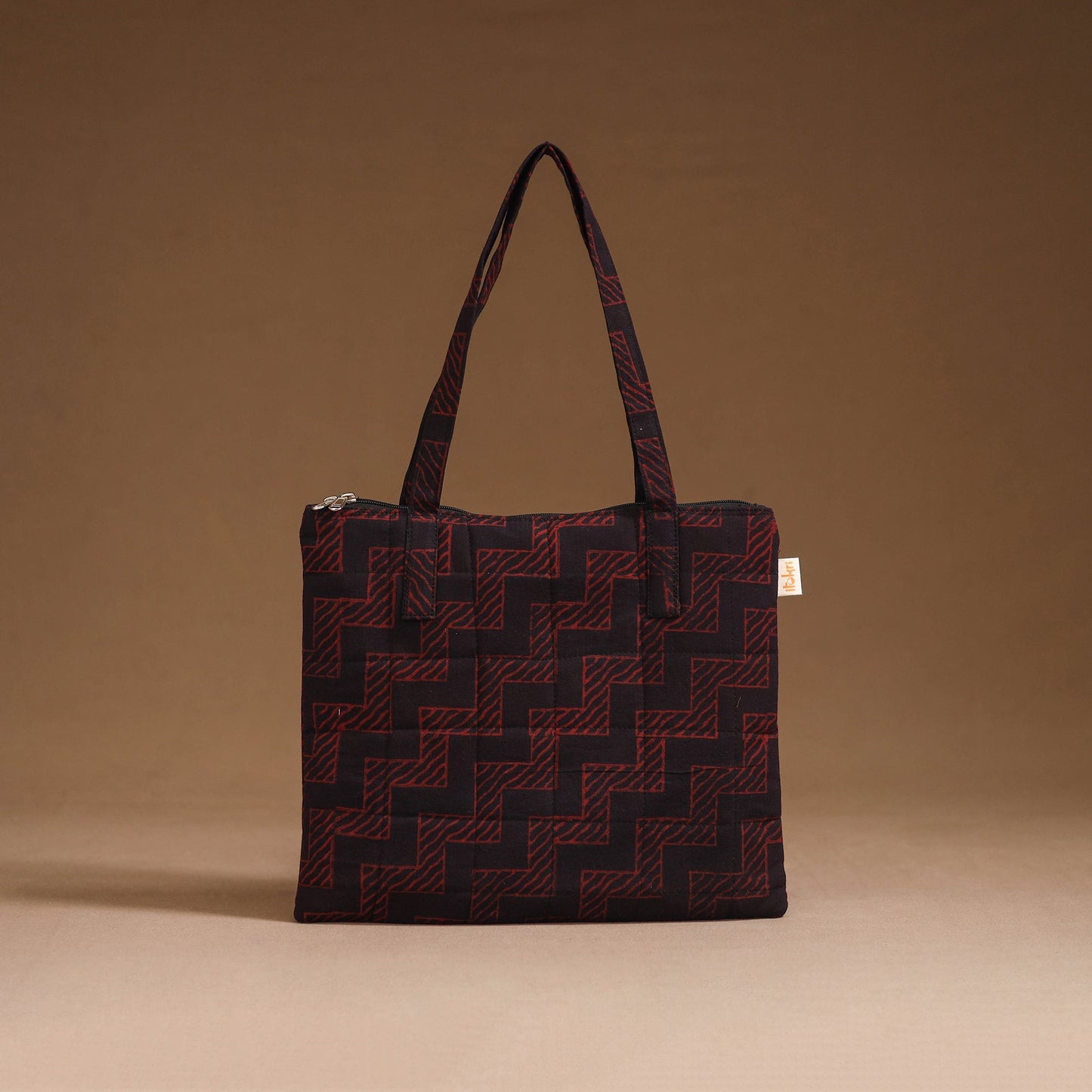 Handcrafted quilted handbag 03