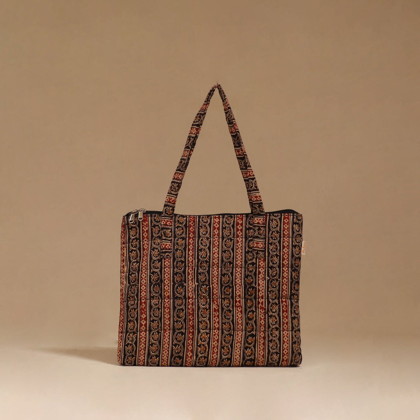 Handcrafted quilted handbag 28