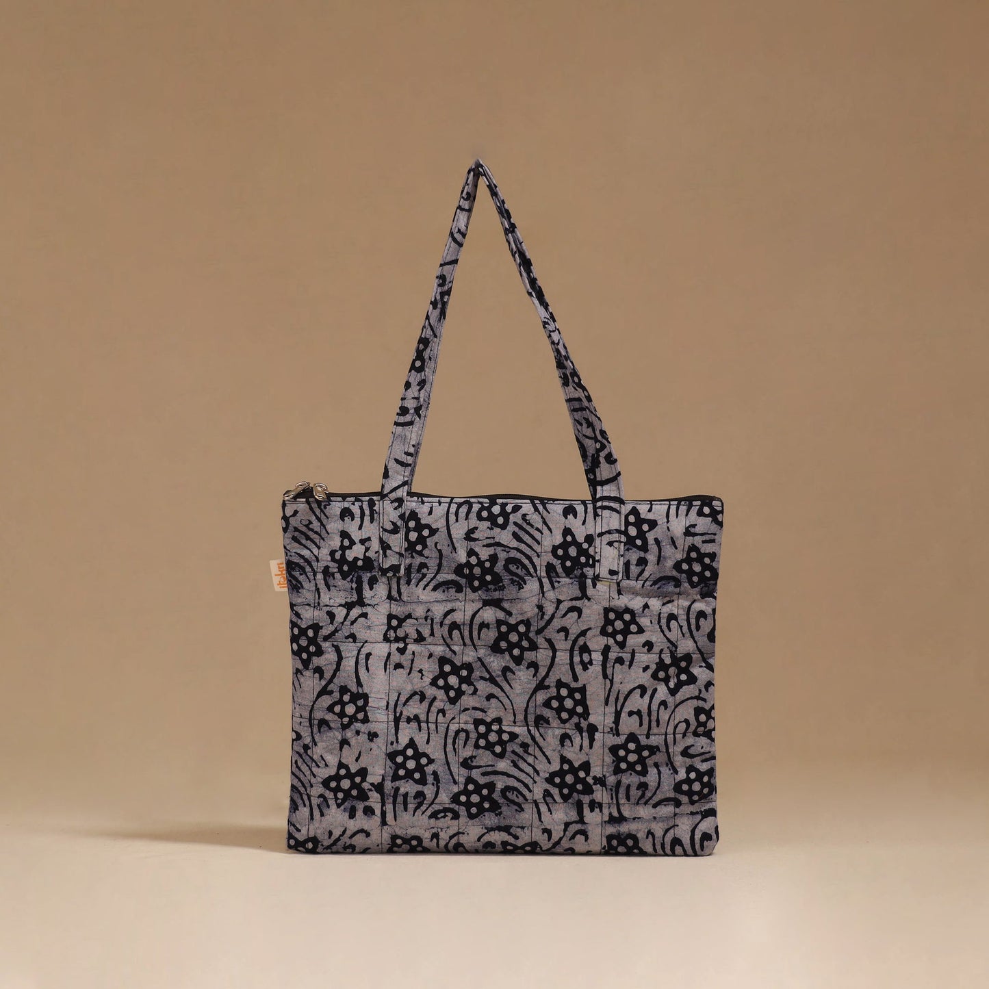 Handcrafted quilted handbag 51