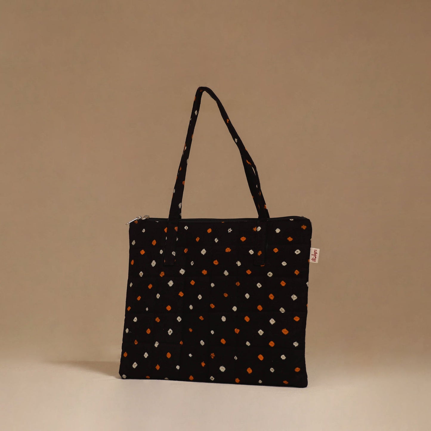 Handcrafted quilted handbag 84