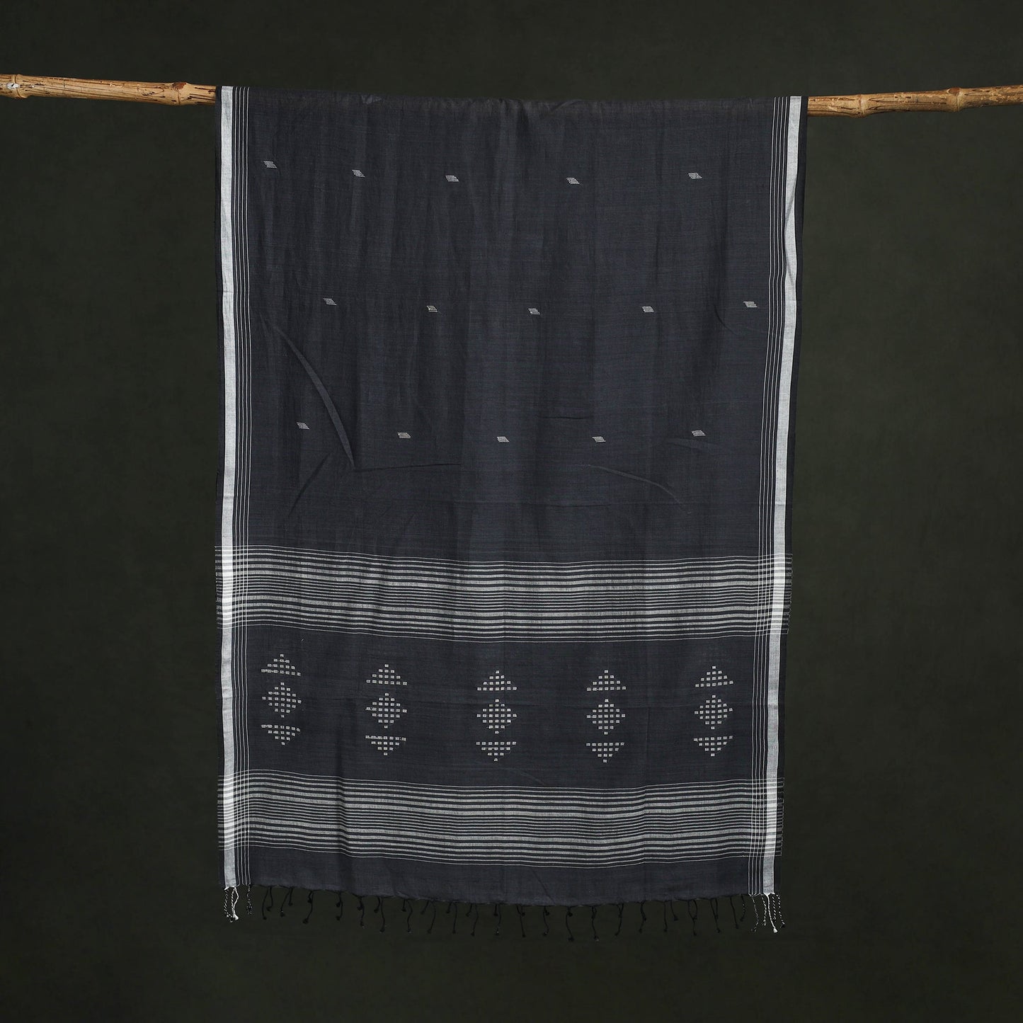 Handloom cotton burdwan jamdani stole with tassels 13