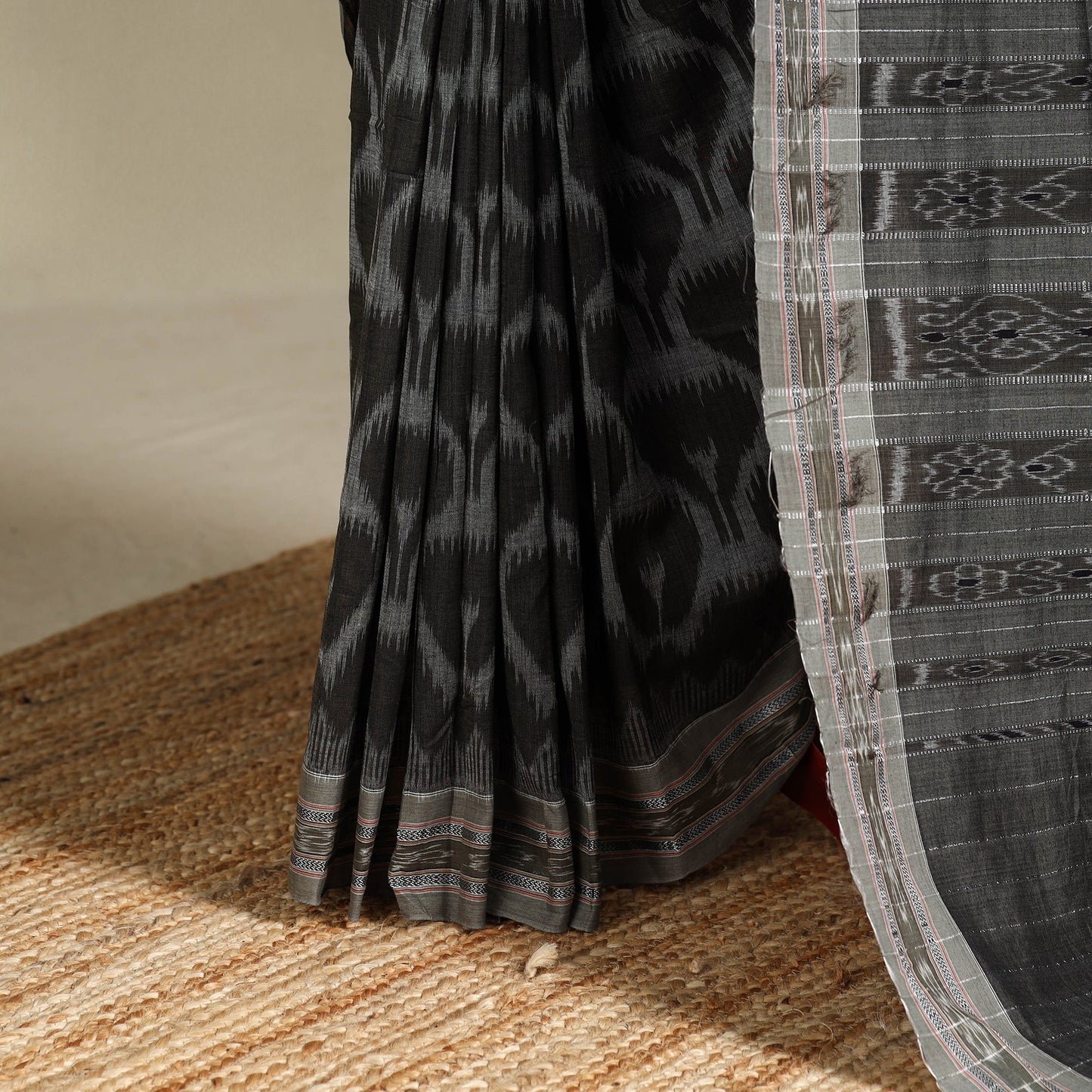 Grey - black - handloom cotton sambalpuri ikat saree 07