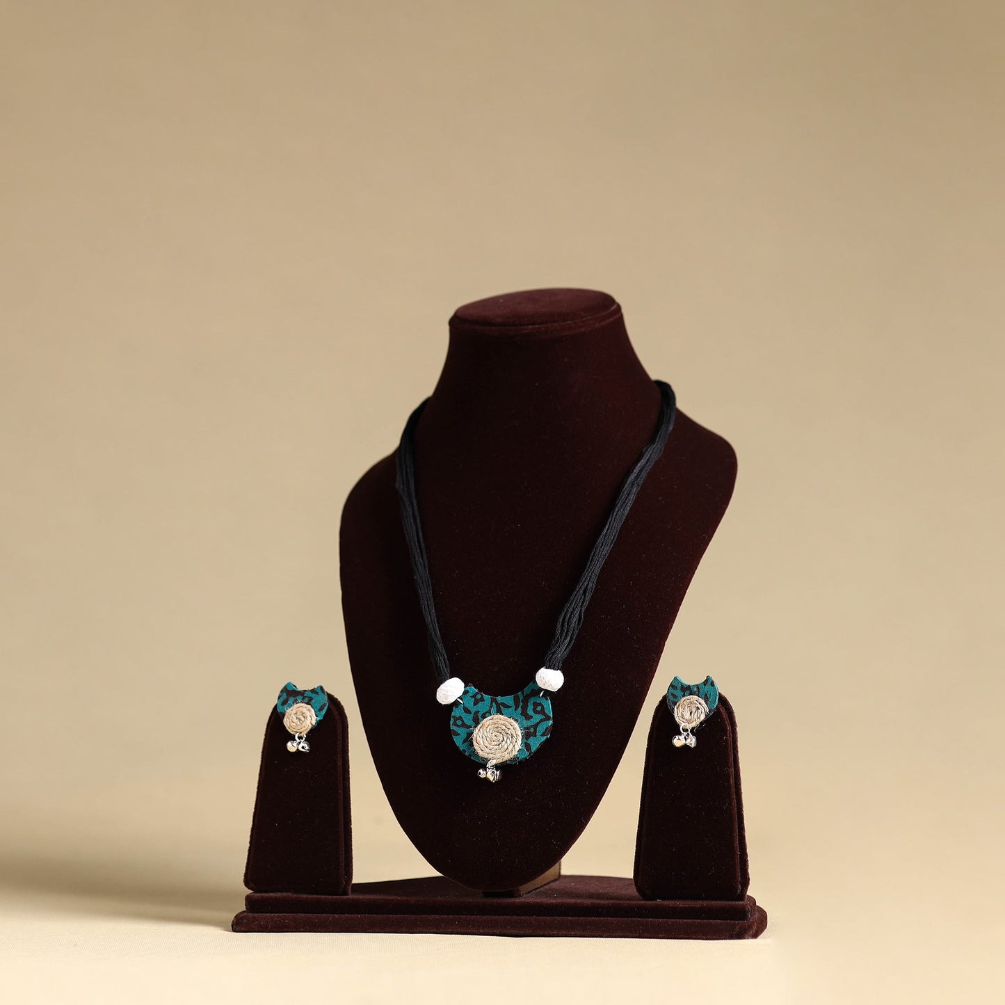 Handmade Fabart Jute Necklace Set