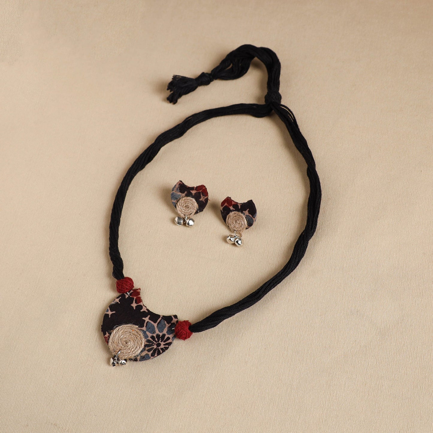 Handmade Fabart Jute Necklace Set