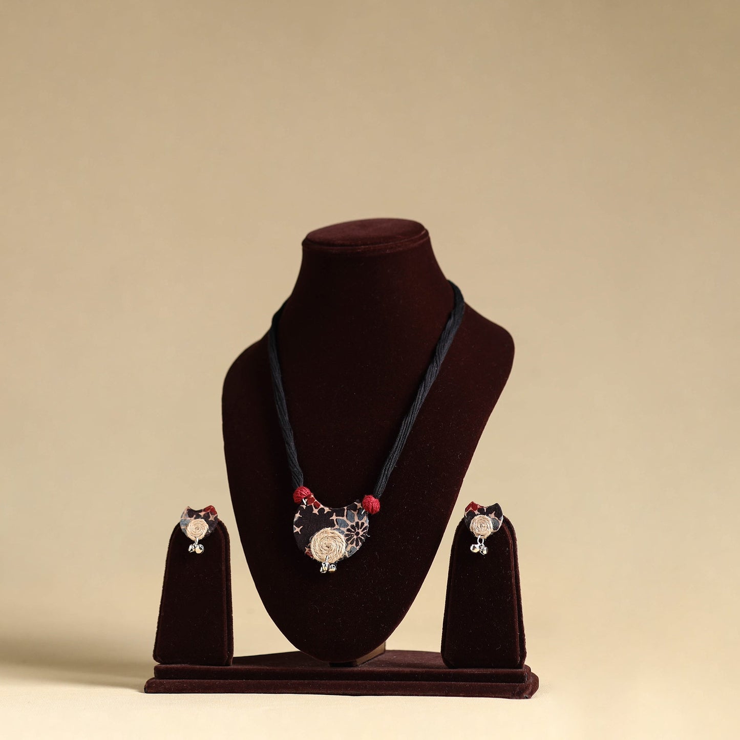 Handmade Fabart Jute Necklace Set