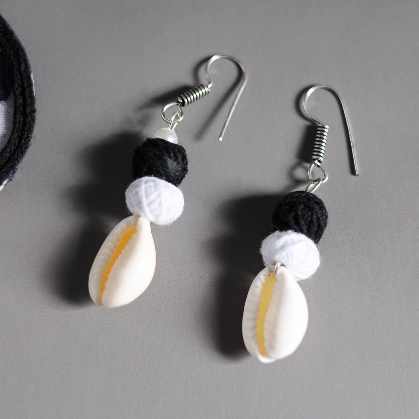 Black - handmade fabart shell work necklace set 13