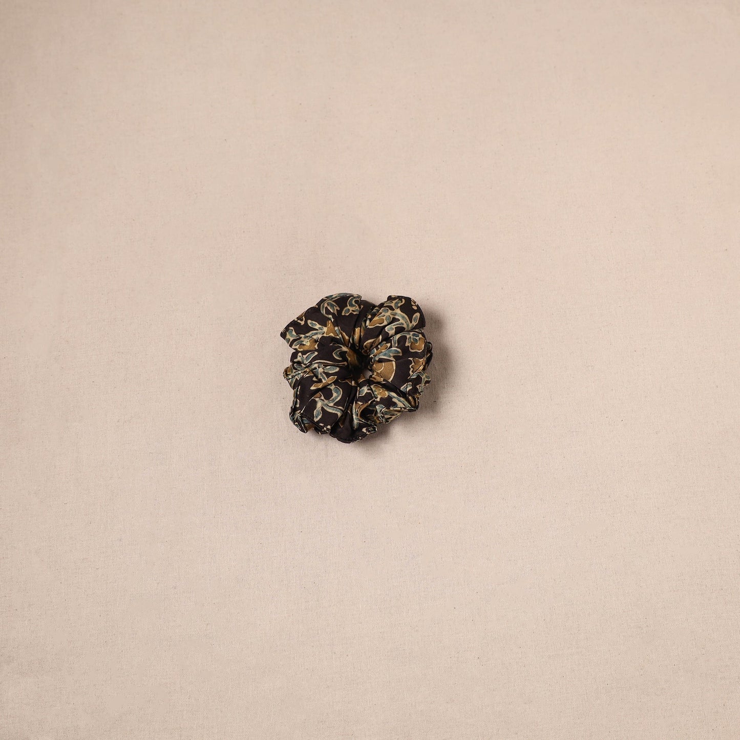 Handmade rubber band/scrunchie 151 - handcrafted