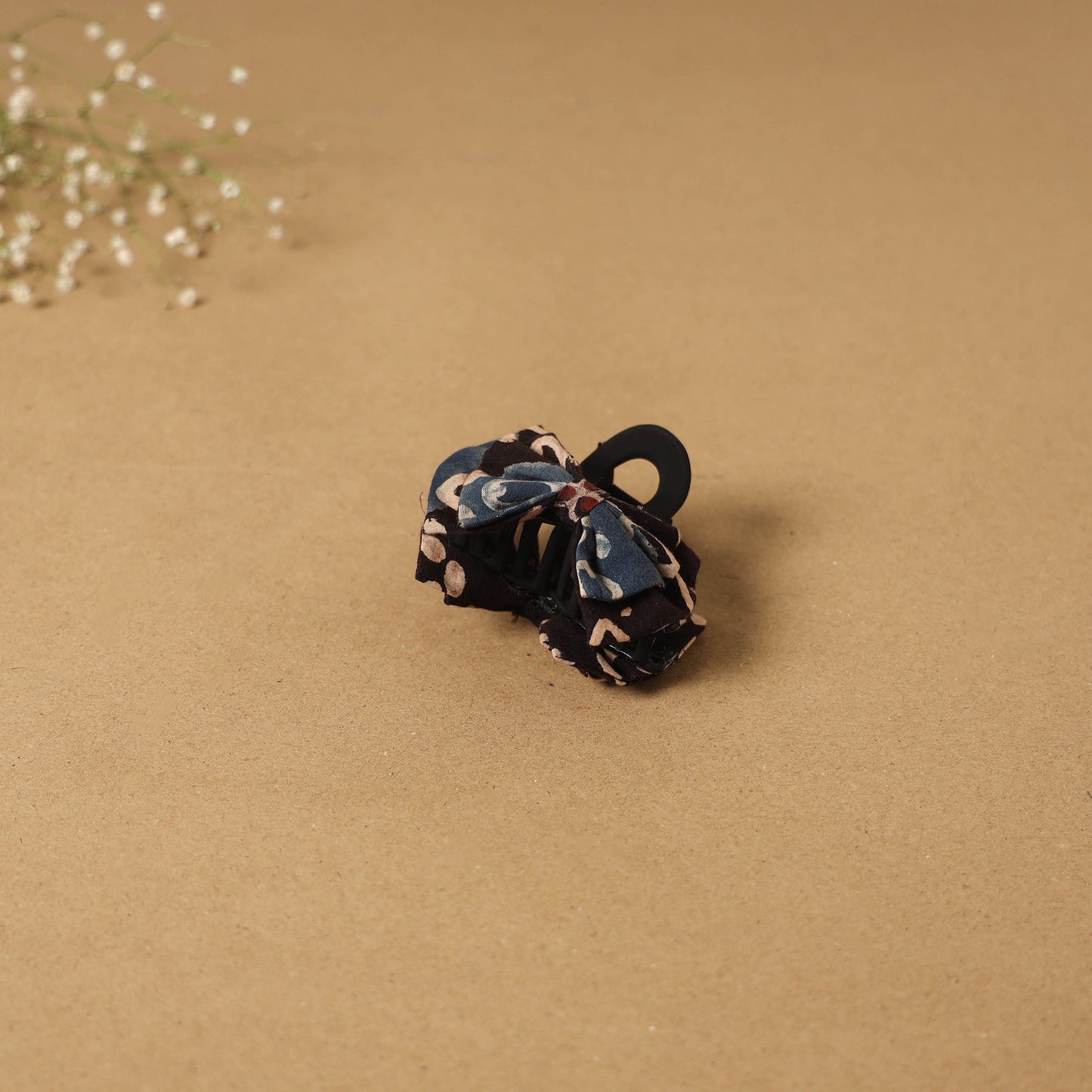 Black - handmade women’s bow hair claw clip 70 - handcrafted
