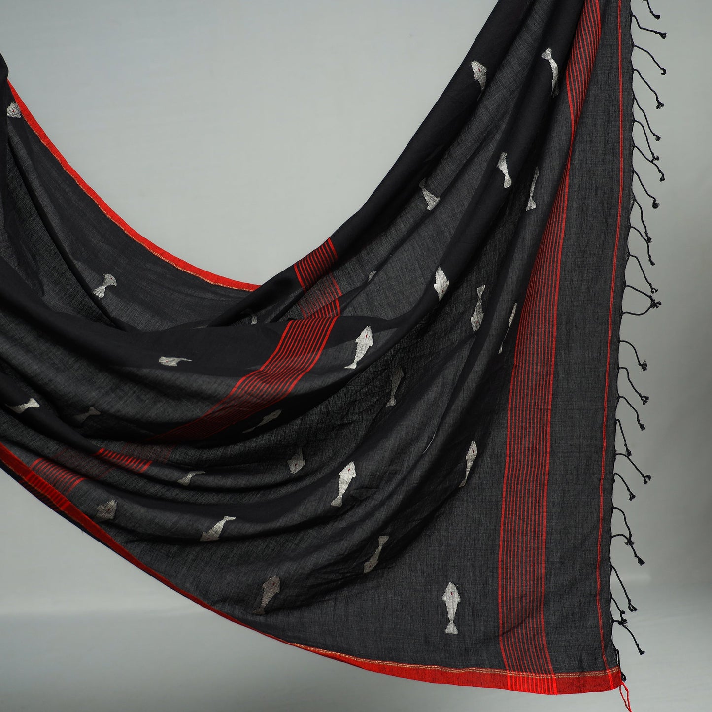 Black Handwoven Cotton Phulia Bengal Jamdani Saree