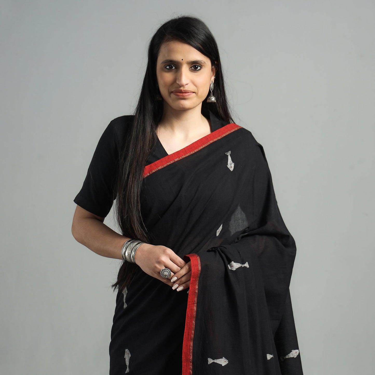 Black Handwoven Cotton Phulia Bengal Jamdani Saree