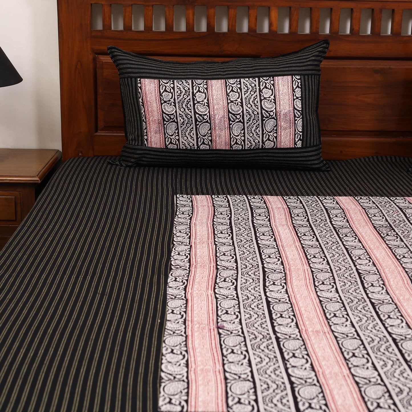 Jacquard with bagh patch cotton bedsheet set 02