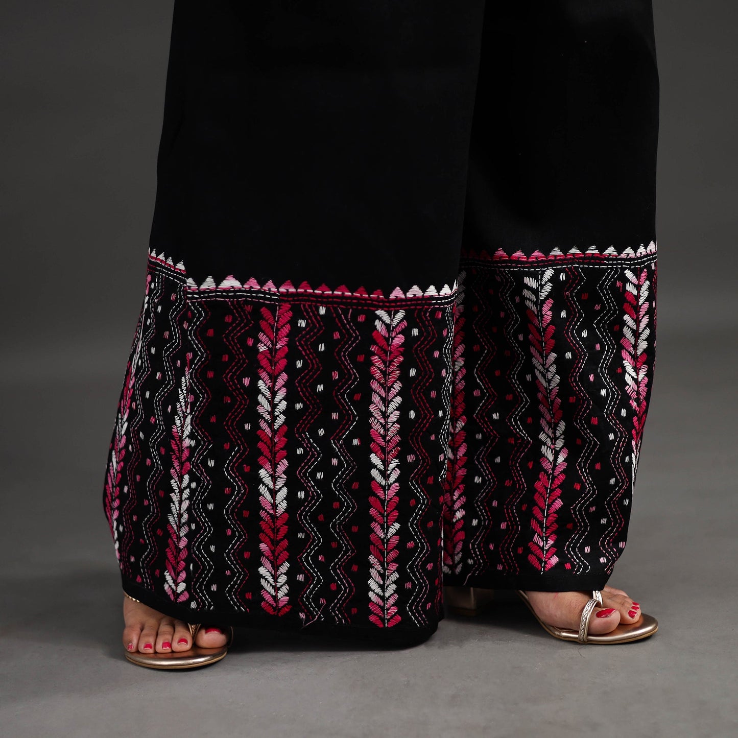 Black - kantha hand embroidery palazzo in cotton 39
