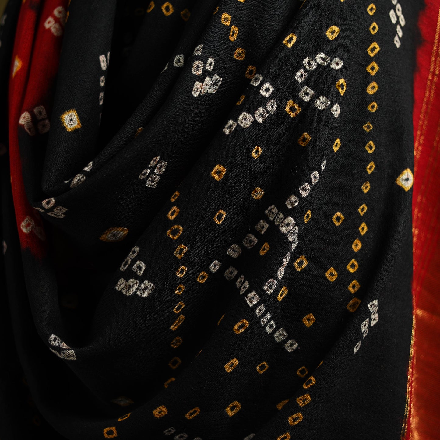 Kutch bandhani handwoven merino wool shawl with zari patta