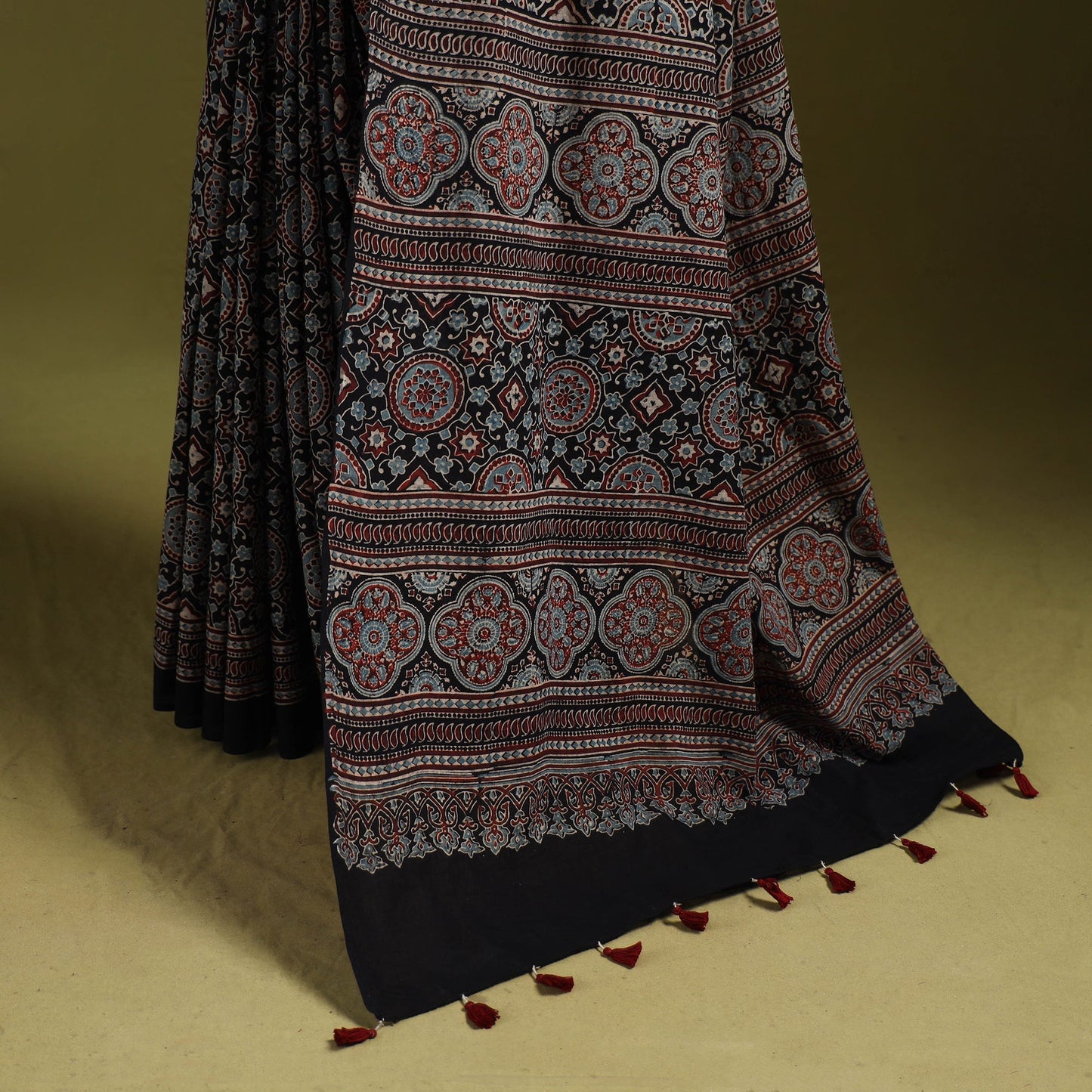 Kutch hand block print natural dyed pure mul cotton ajrakh