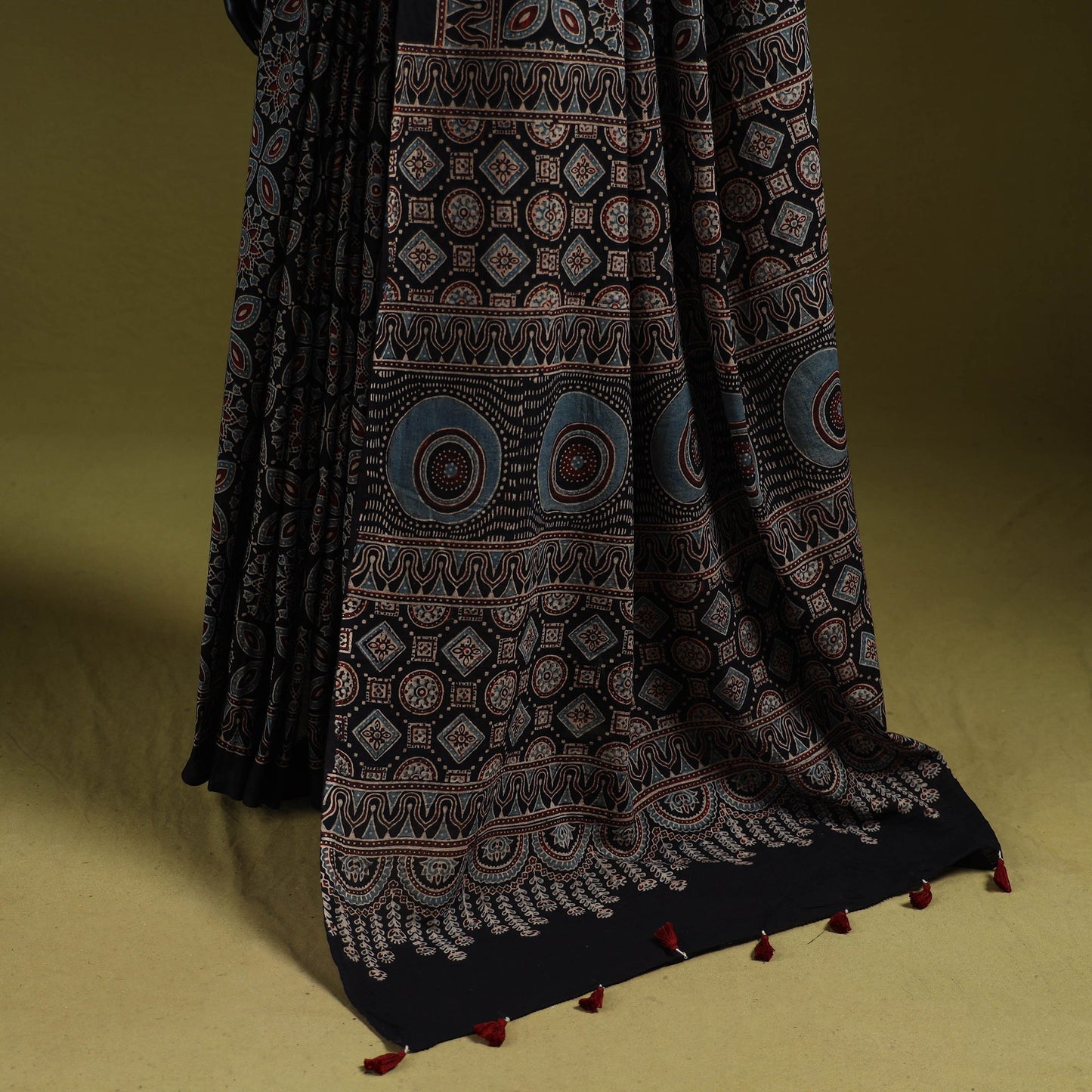Kutch hand block print natural dyed pure mul cotton ajrakh