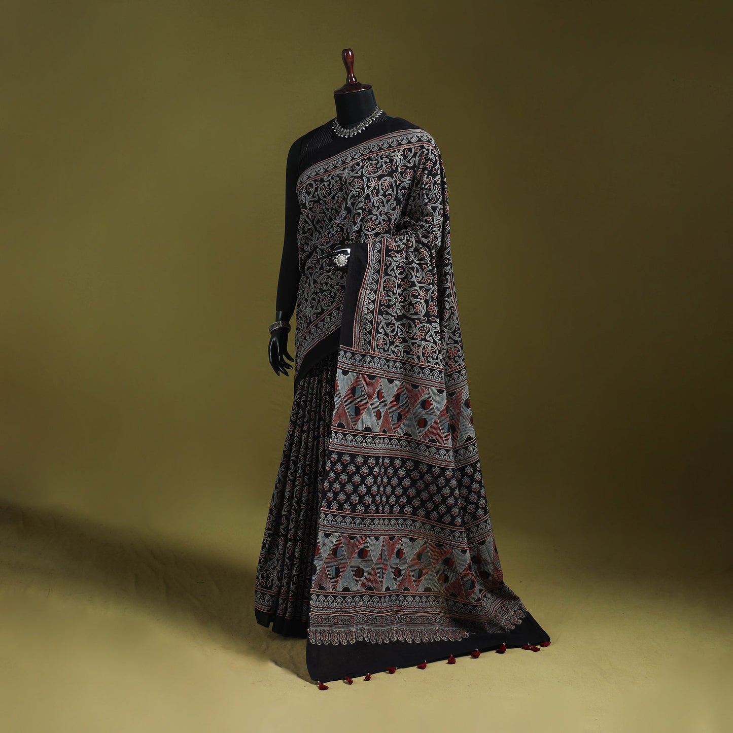 Kutch hand block print natural dyed pure mul cotton ajrakh