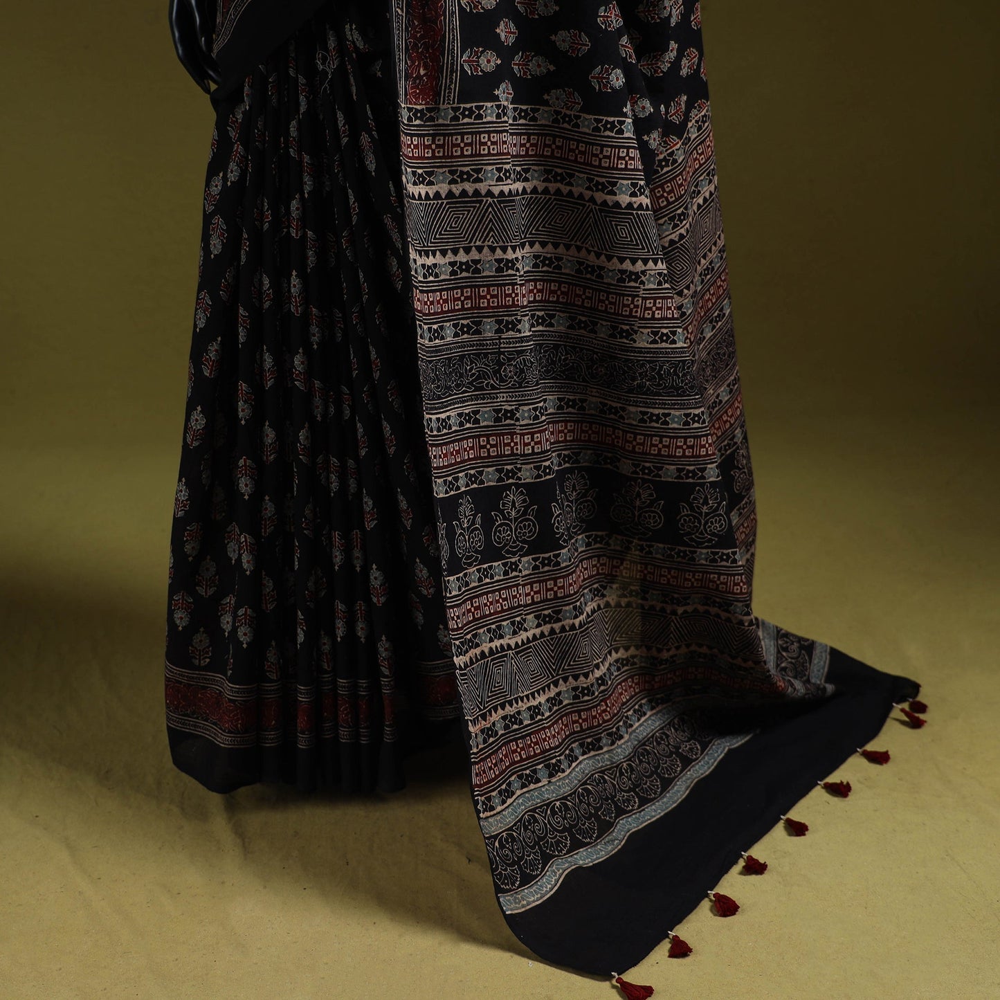 Kutch hand block print natural dyed pure mul cotton ajrakh