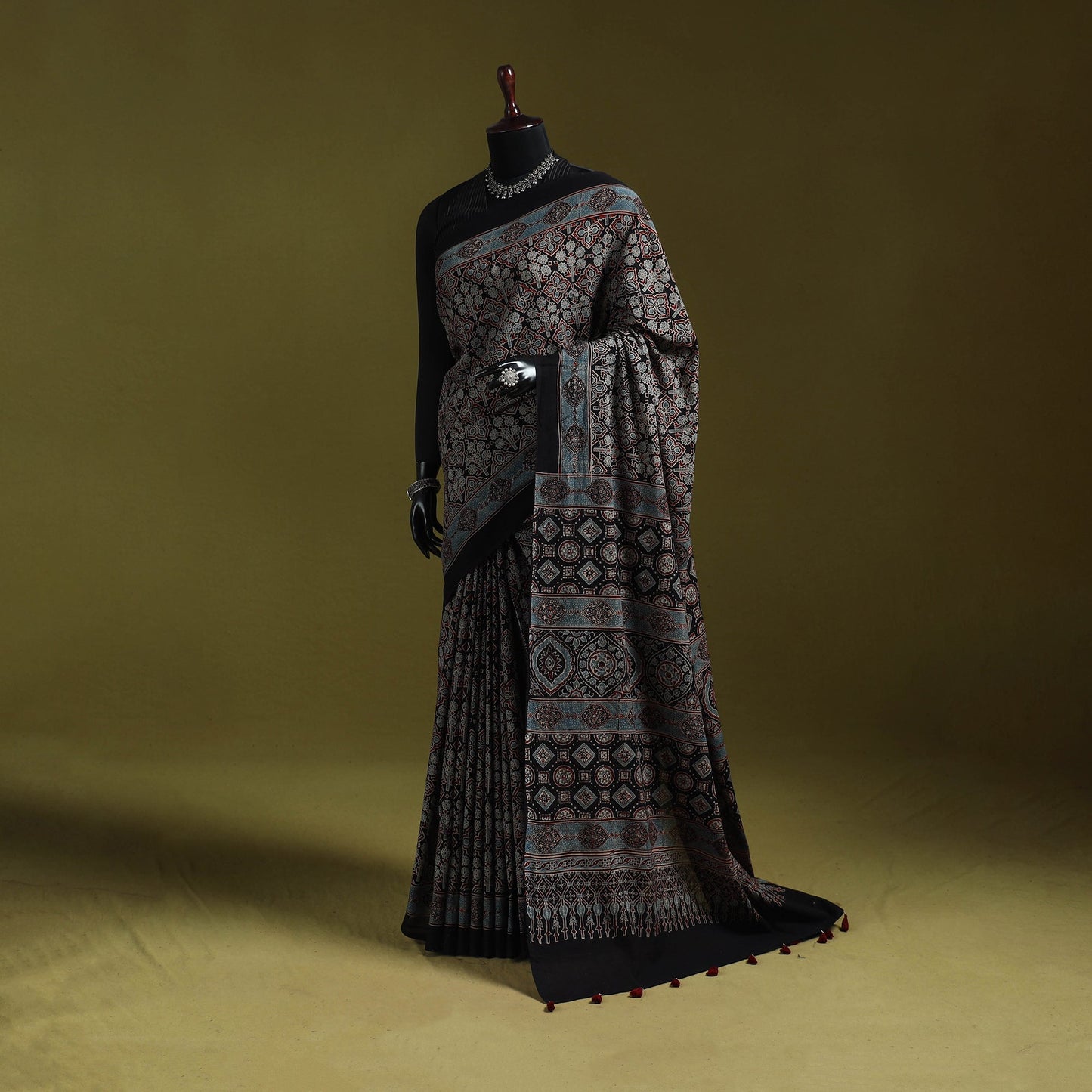 Kutch hand block print natural dyed pure mul cotton ajrakh