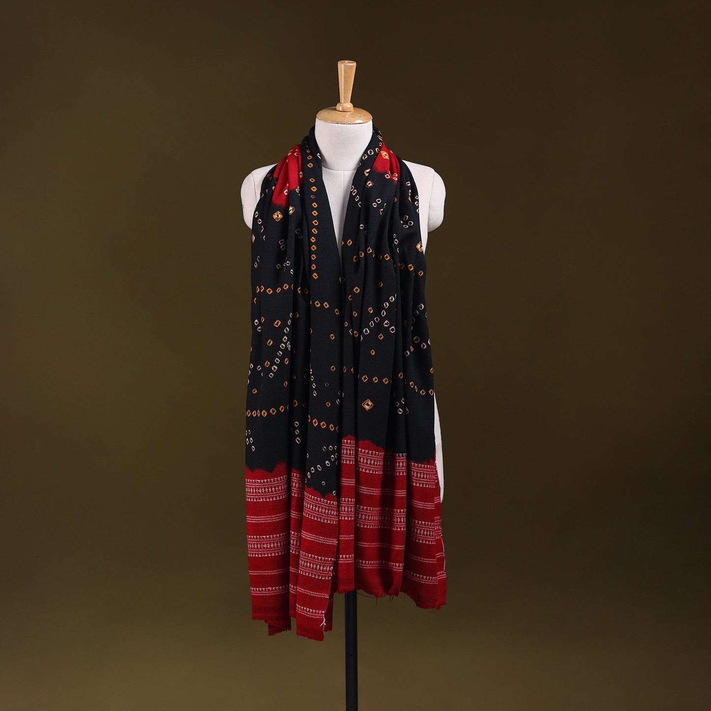 Kutch handwoven merino wool tie-dye bandhani shawl 01